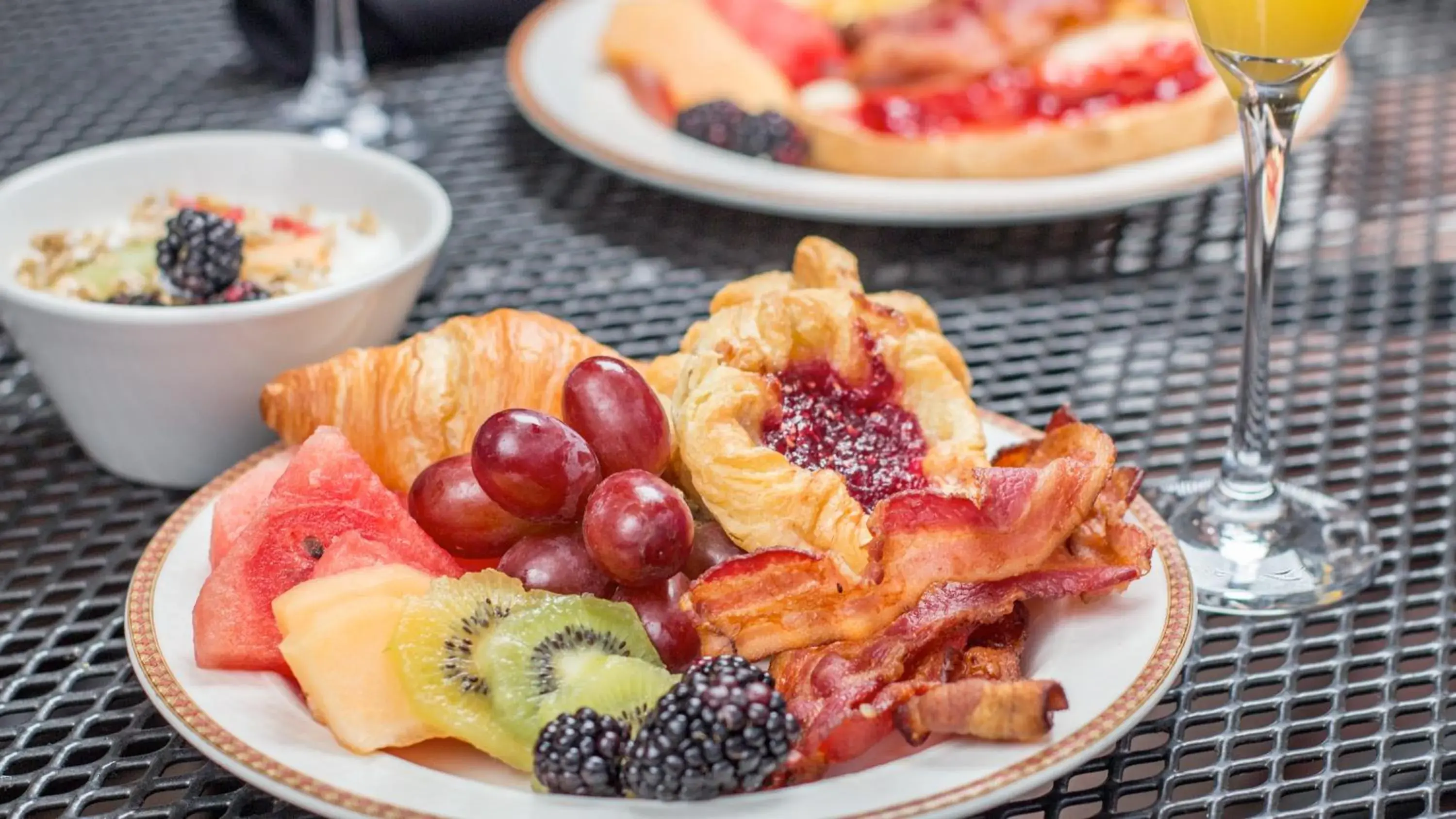 Breakfast in Metterra Hotel on Whyte Breakfast in Metterra Hotel on Whyte