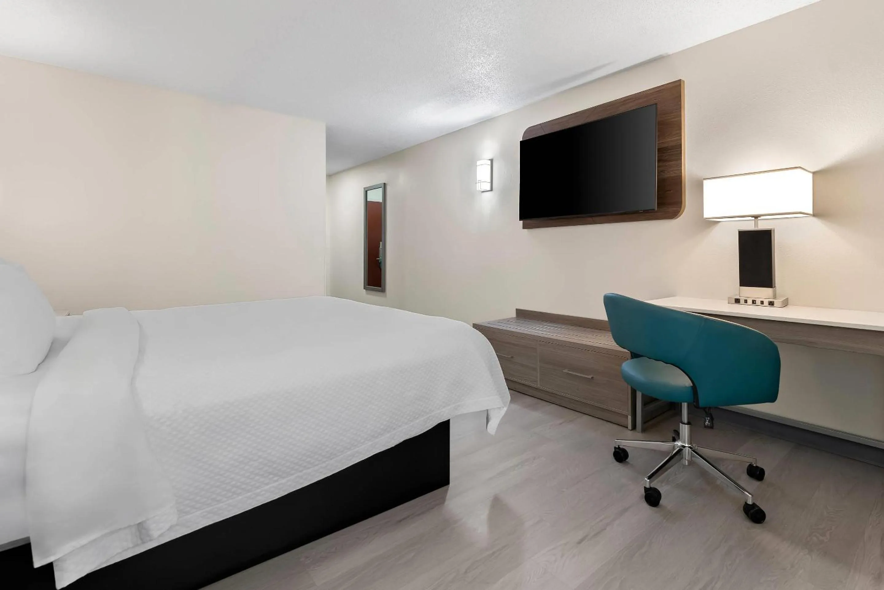 Bedroom, Bed in Quality Inn Sandersville