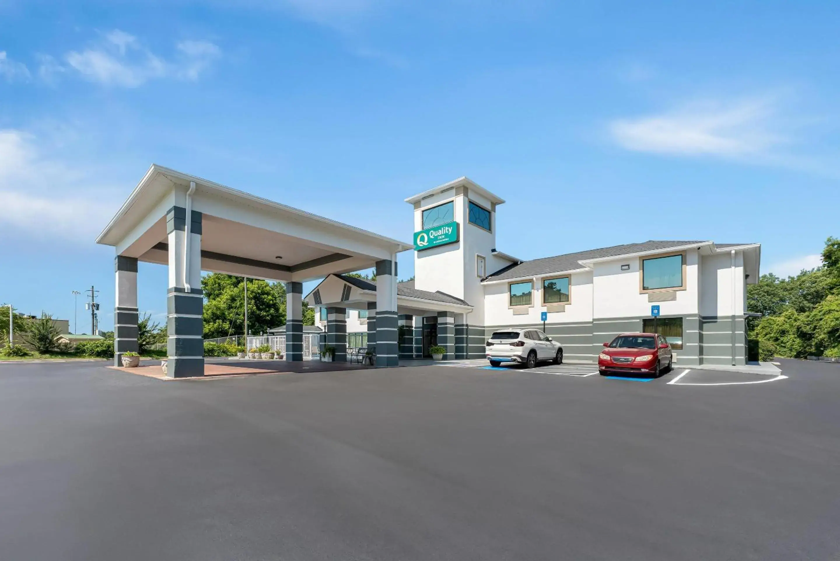 Property building in Quality Inn Sandersville Property building in Quality Inn Sandersville