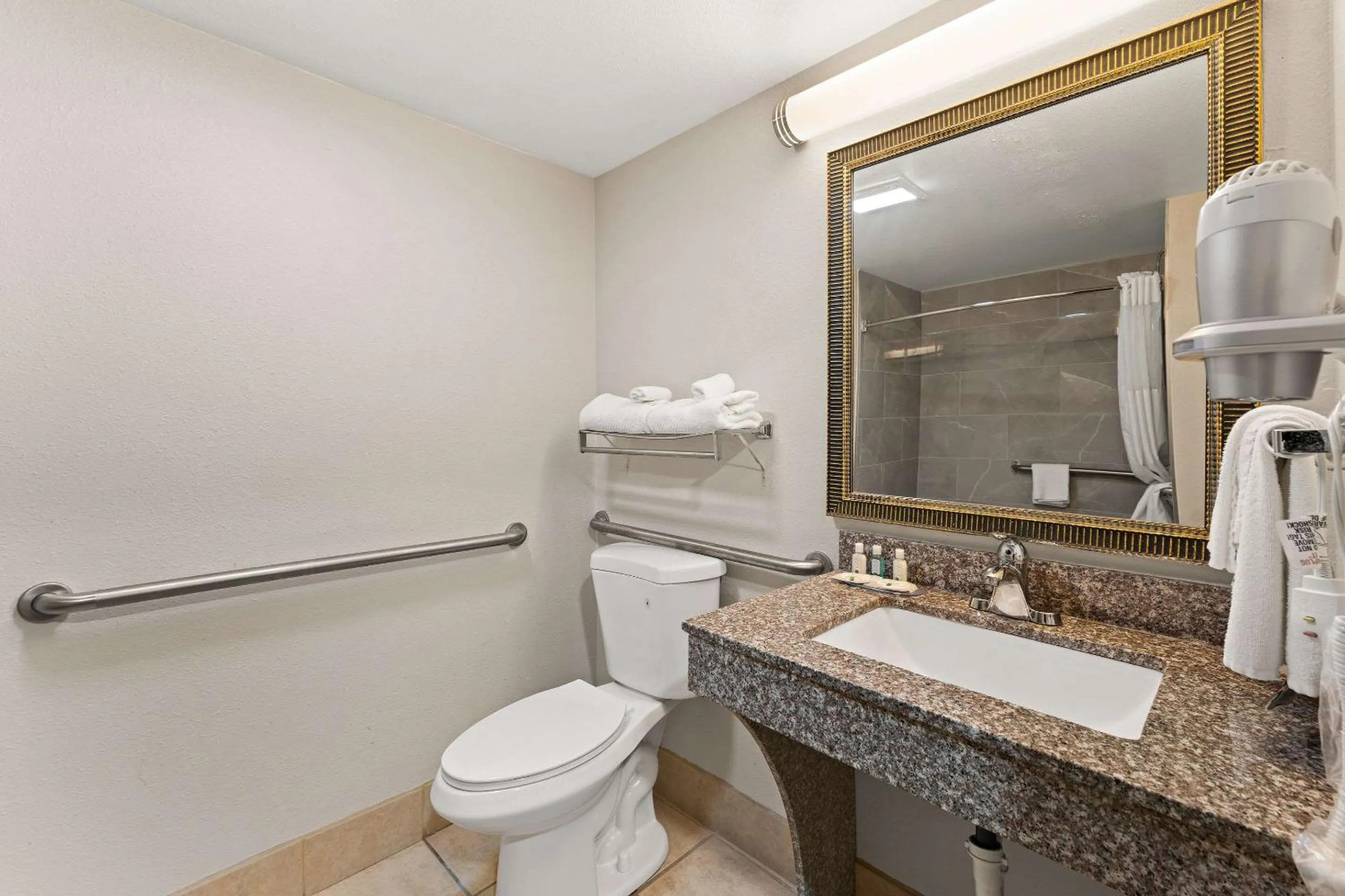 Bedroom in Quality Inn Sandersville