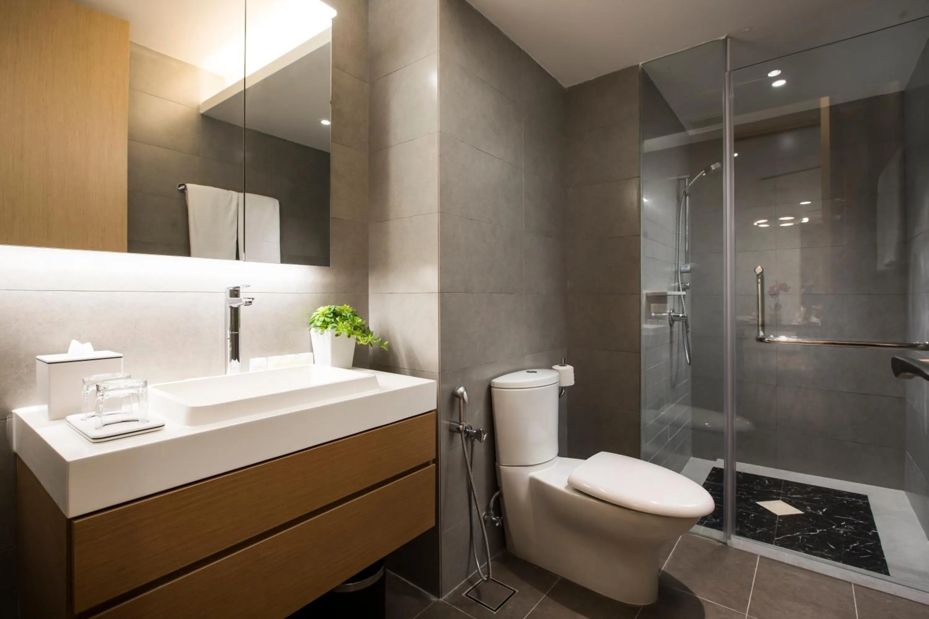 Shower in Pinetree Marina Resort