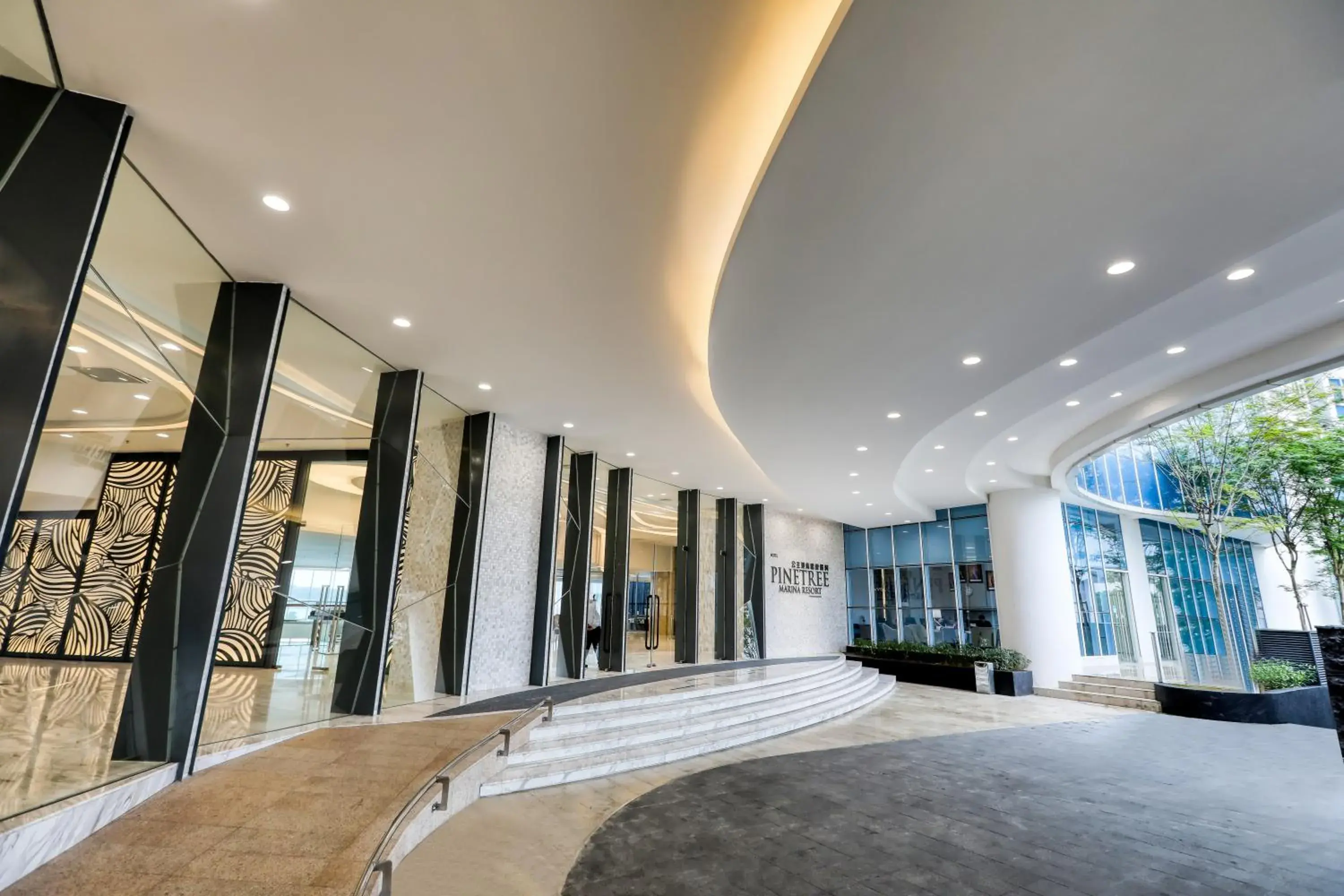 Facade/entrance in Pinetree Marina Resort Facade/entrance in Pinetree Marina Resort