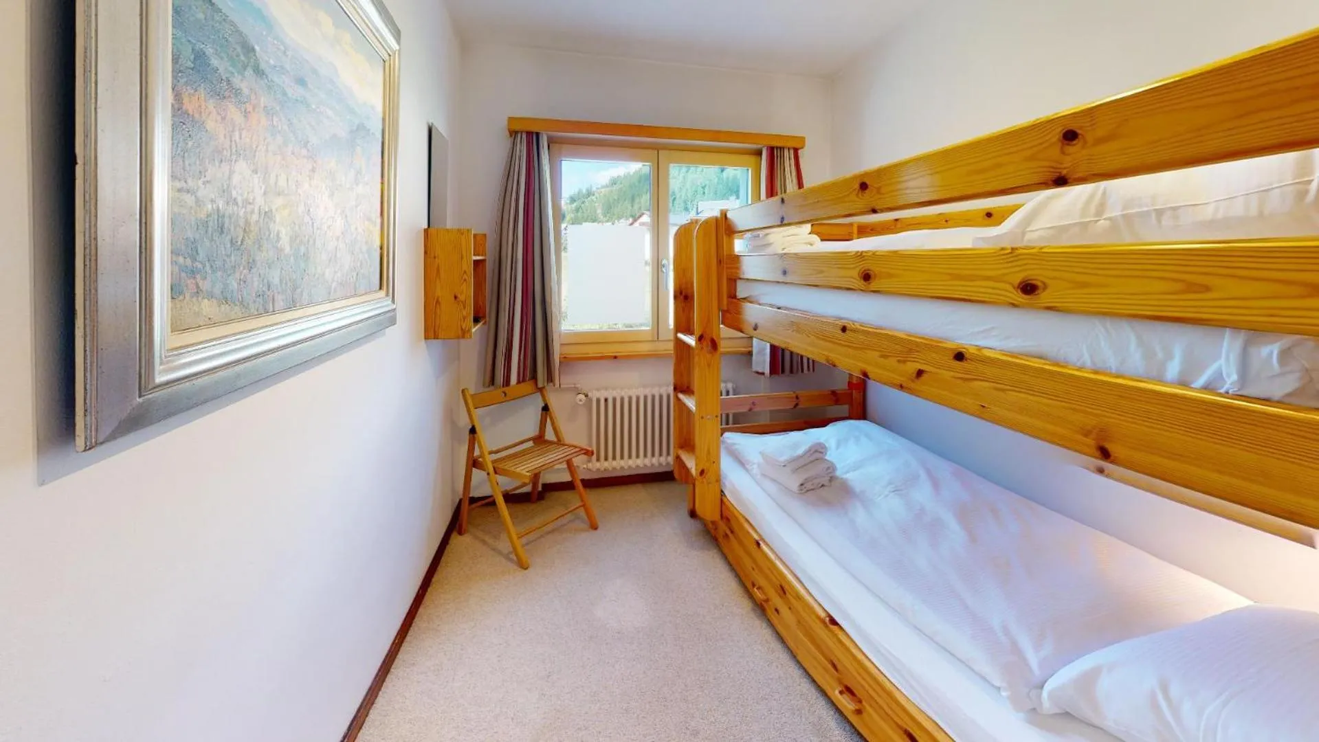 Bedroom, Bed in Mulin