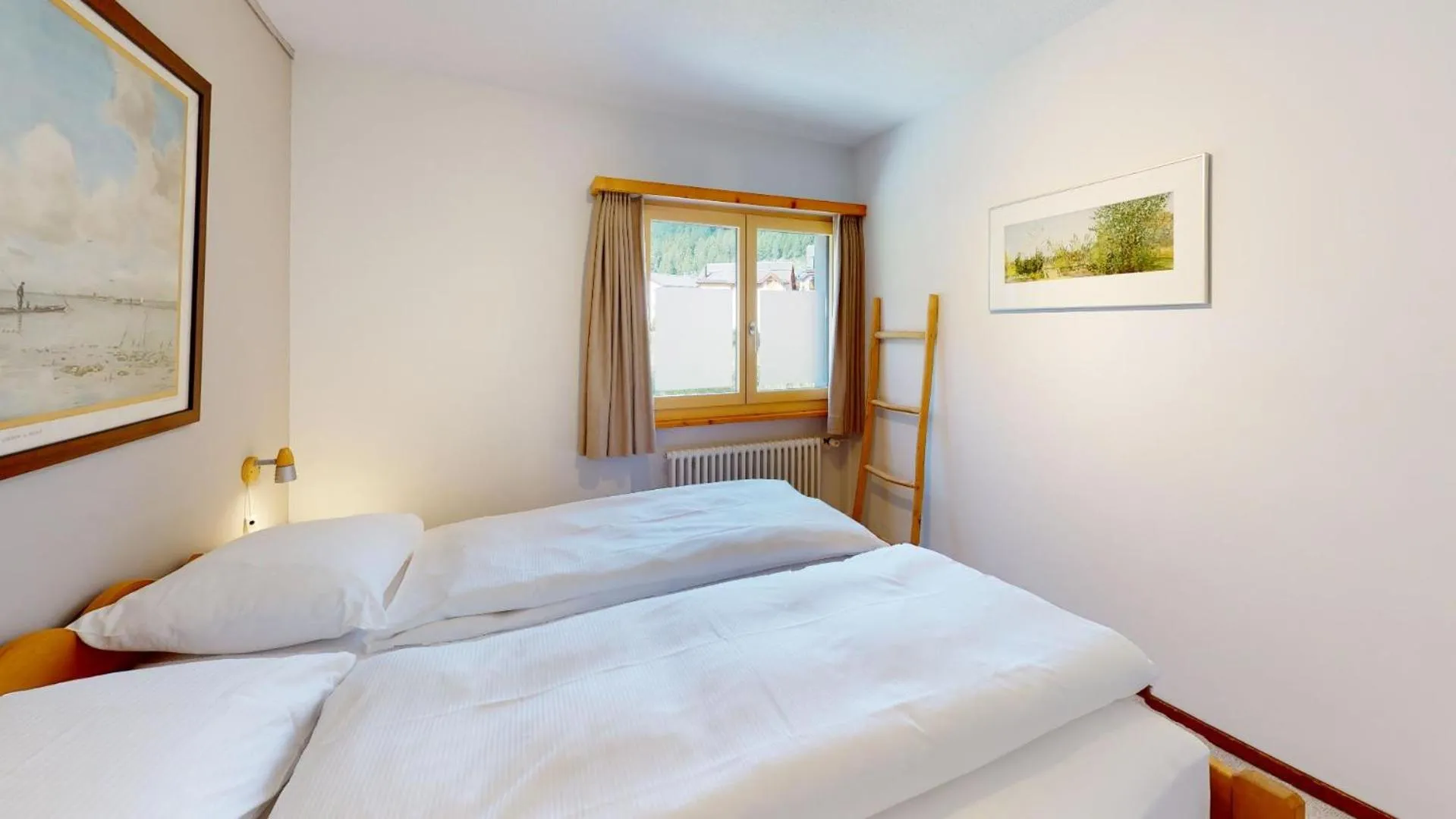 Bedroom, Bed in Mulin