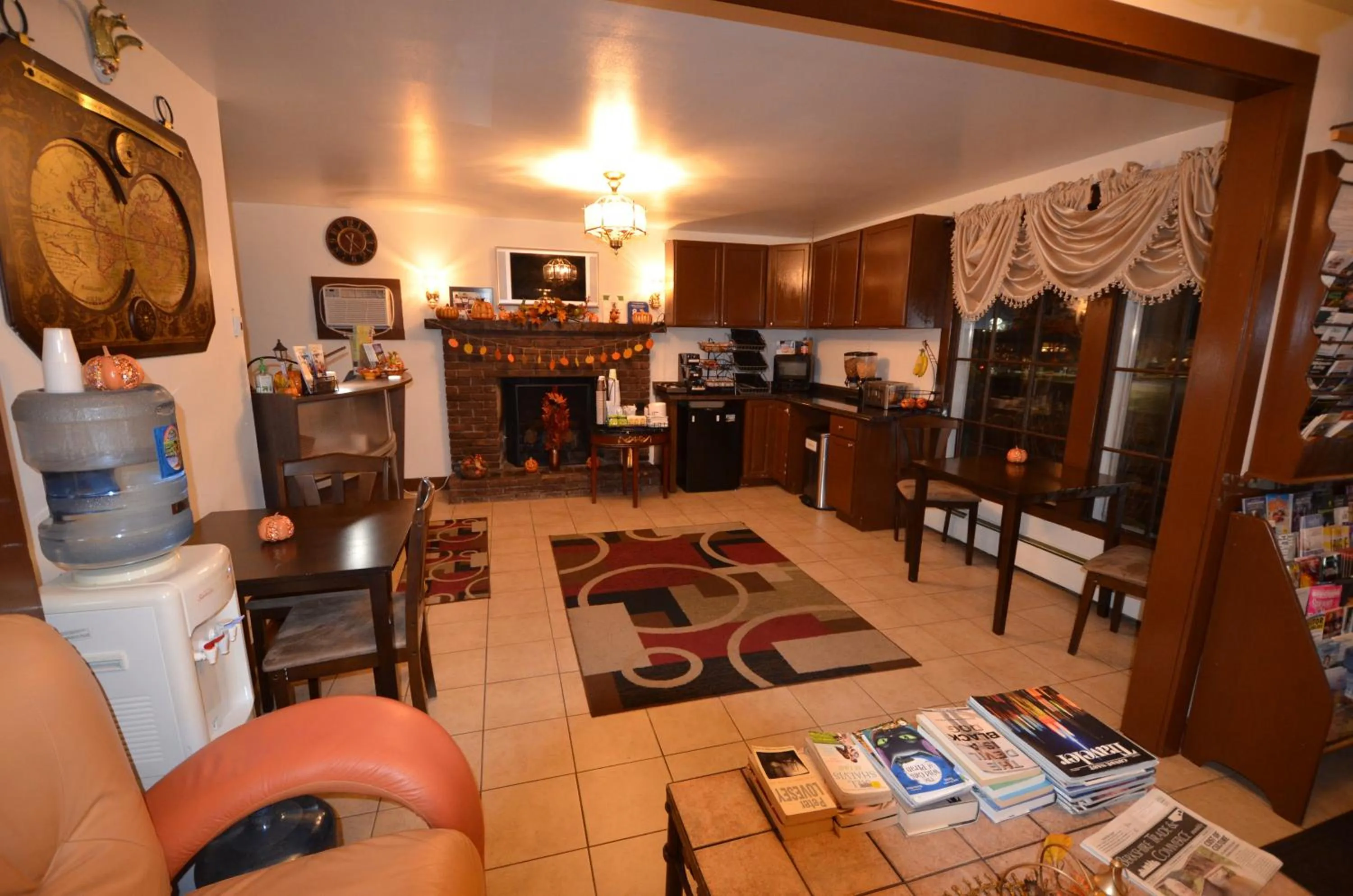 Lobby or reception in Williamstown Motel