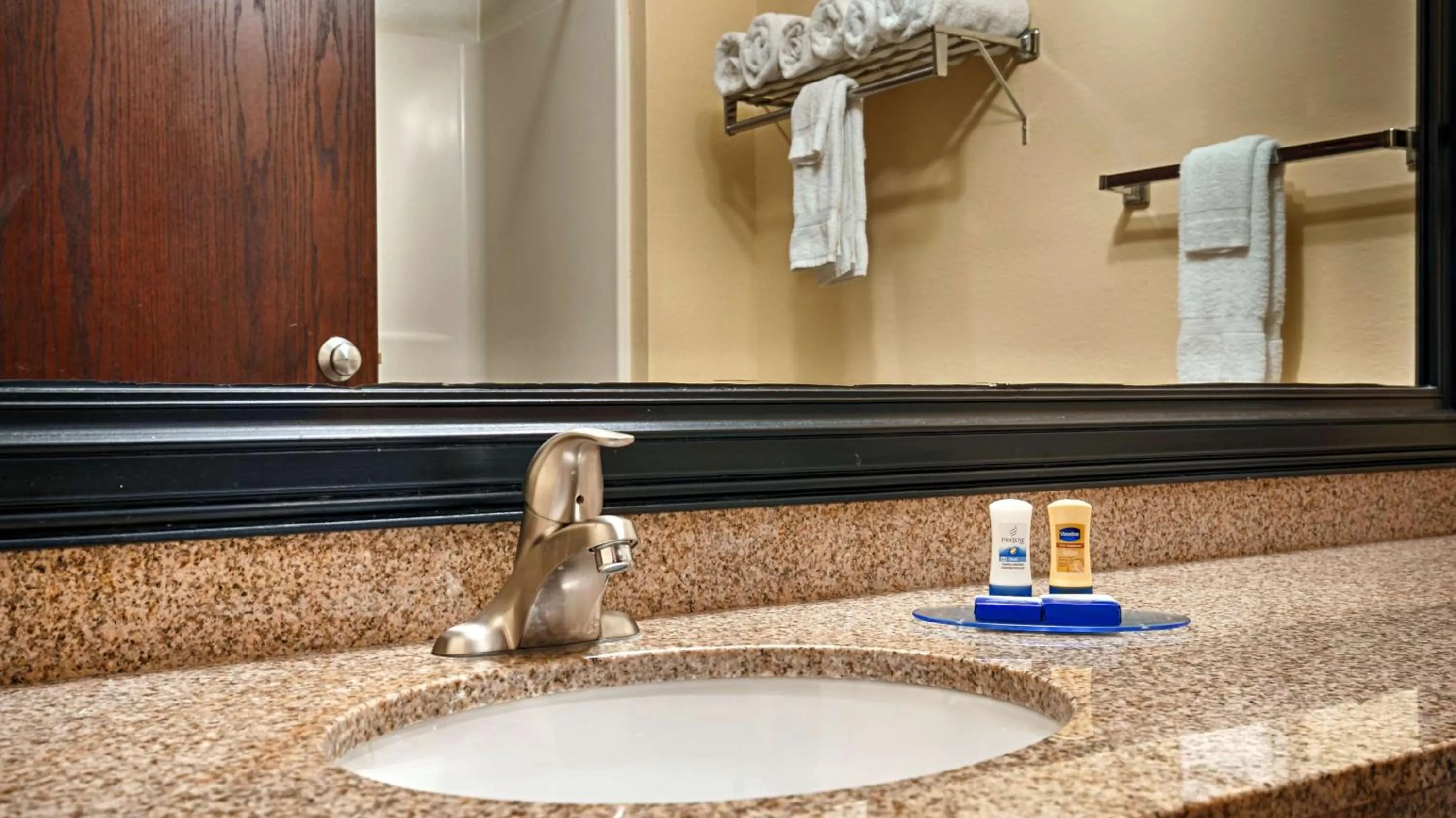 Photo of the whole room in Best Western Crossroads Inn