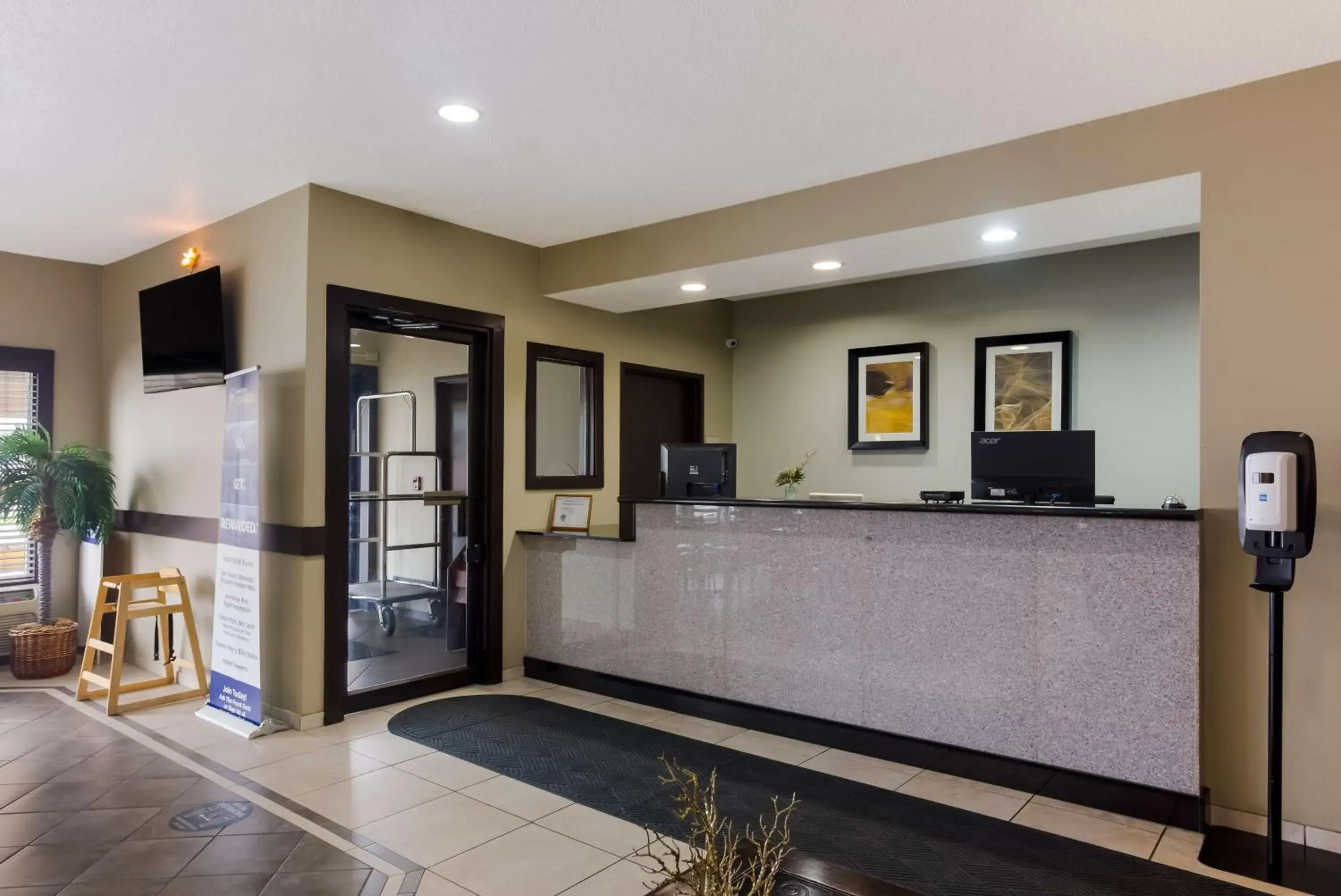 Lobby or reception in Best Western Crossroads Inn Lobby or reception in Best Western Crossroads Inn