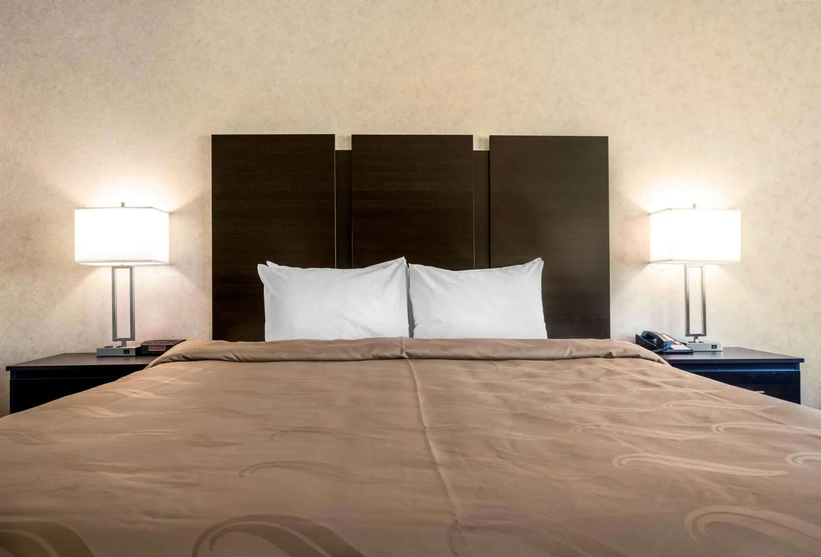 Photo of the whole room, Bed in Quality Inn Monee I-57 Photo of the whole room, Bed in Quality Inn Monee I-57