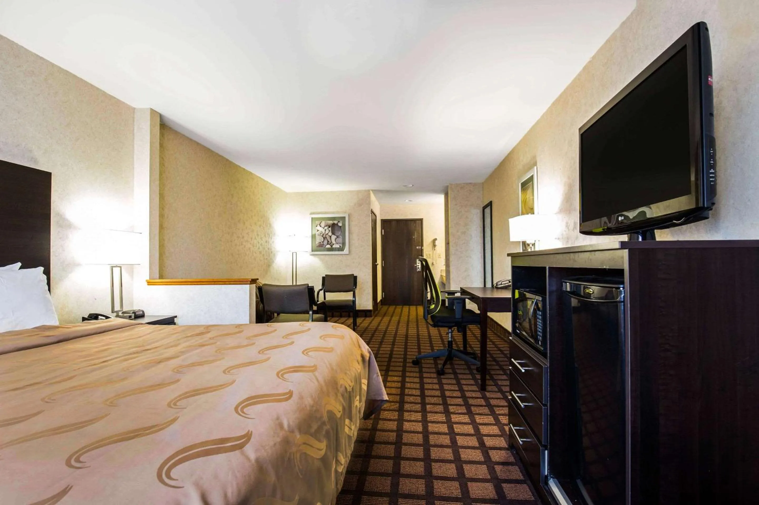 Photo of the whole room, Bed in Quality Inn Monee I-57