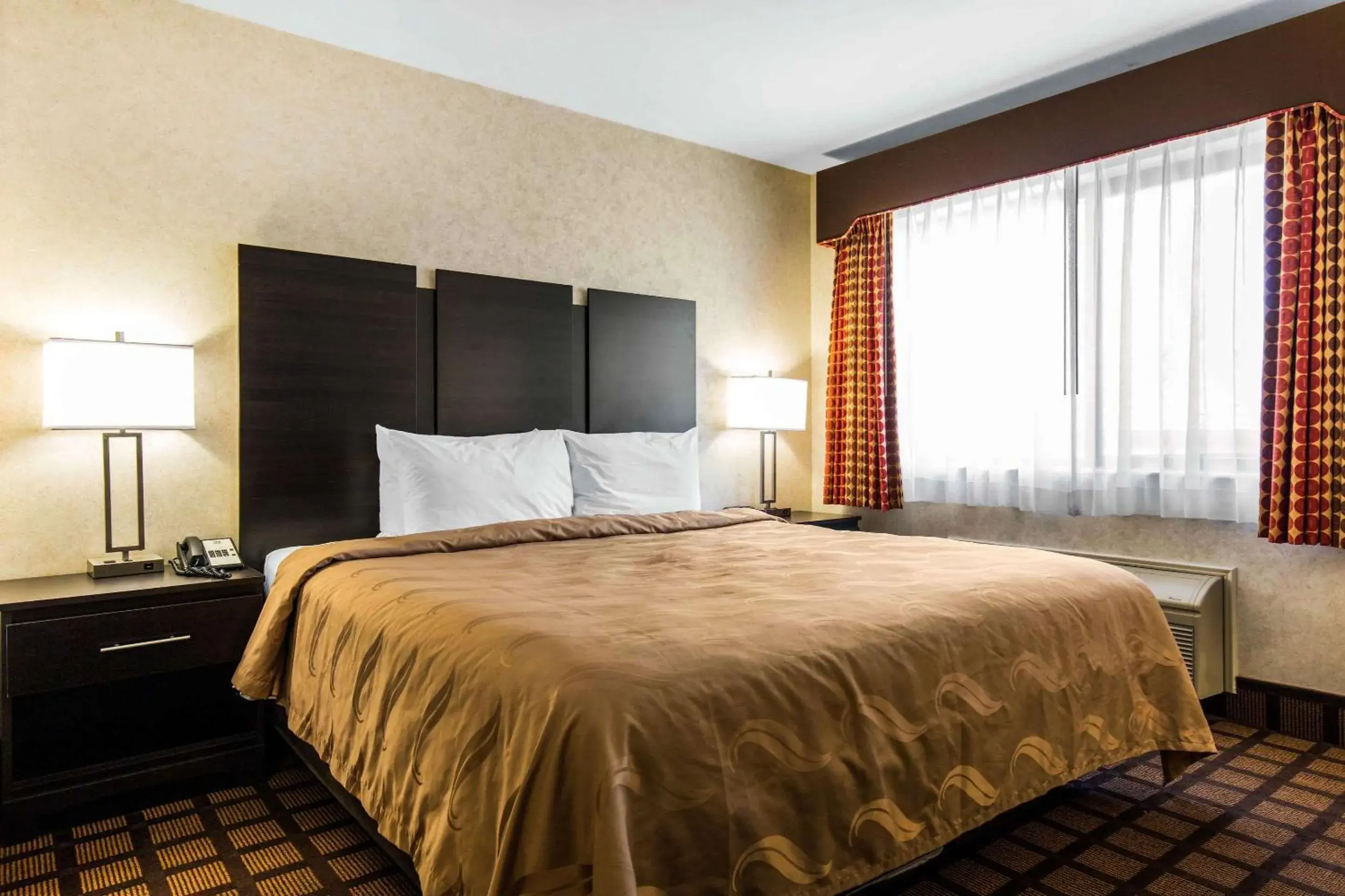 Photo of the whole room, Bed in Quality Inn Monee I-57 Photo of the whole room, Bed in Quality Inn Monee I-57