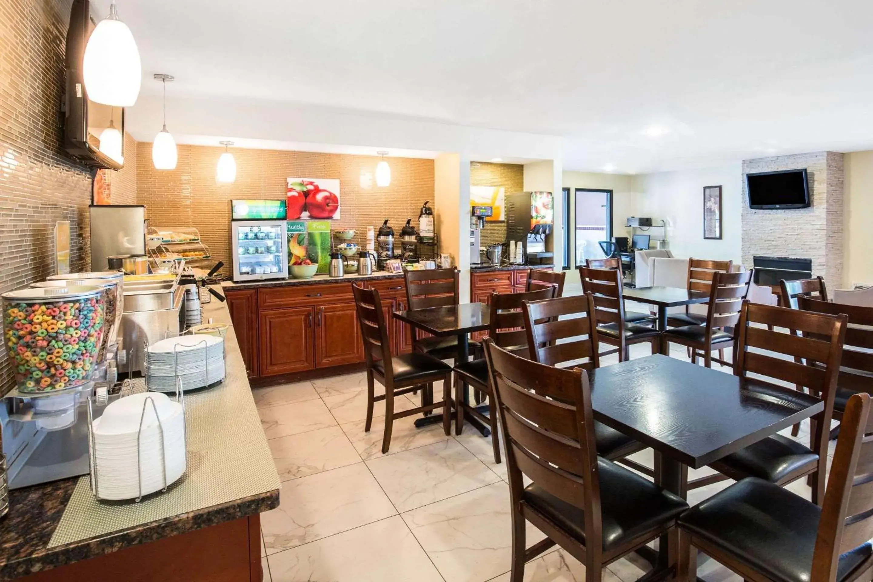 Restaurant/places to eat in Quality Inn Monee I-57 Restaurant/places to eat in Quality Inn Monee I-57