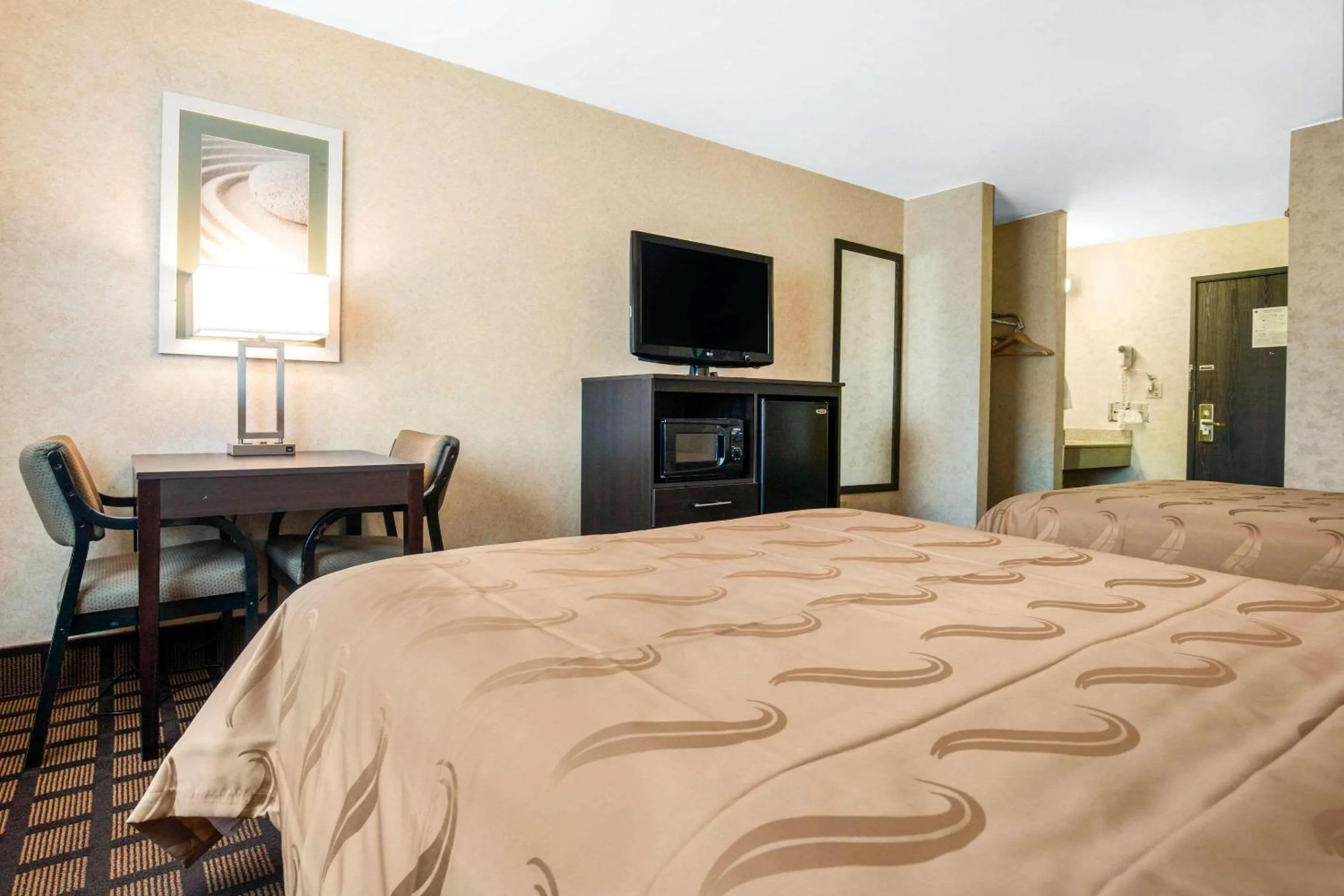 Photo of the whole room, Bed in Quality Inn Monee I-57