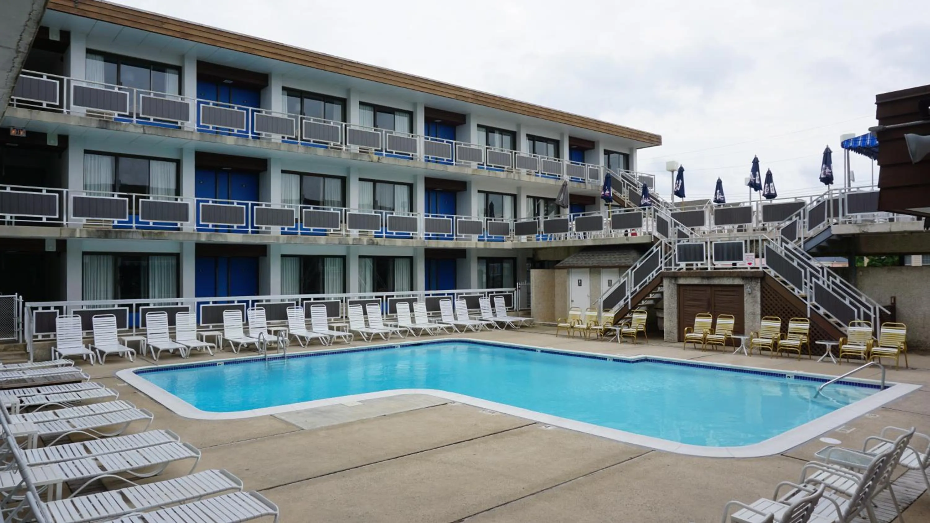 Windjammer Motor Inn