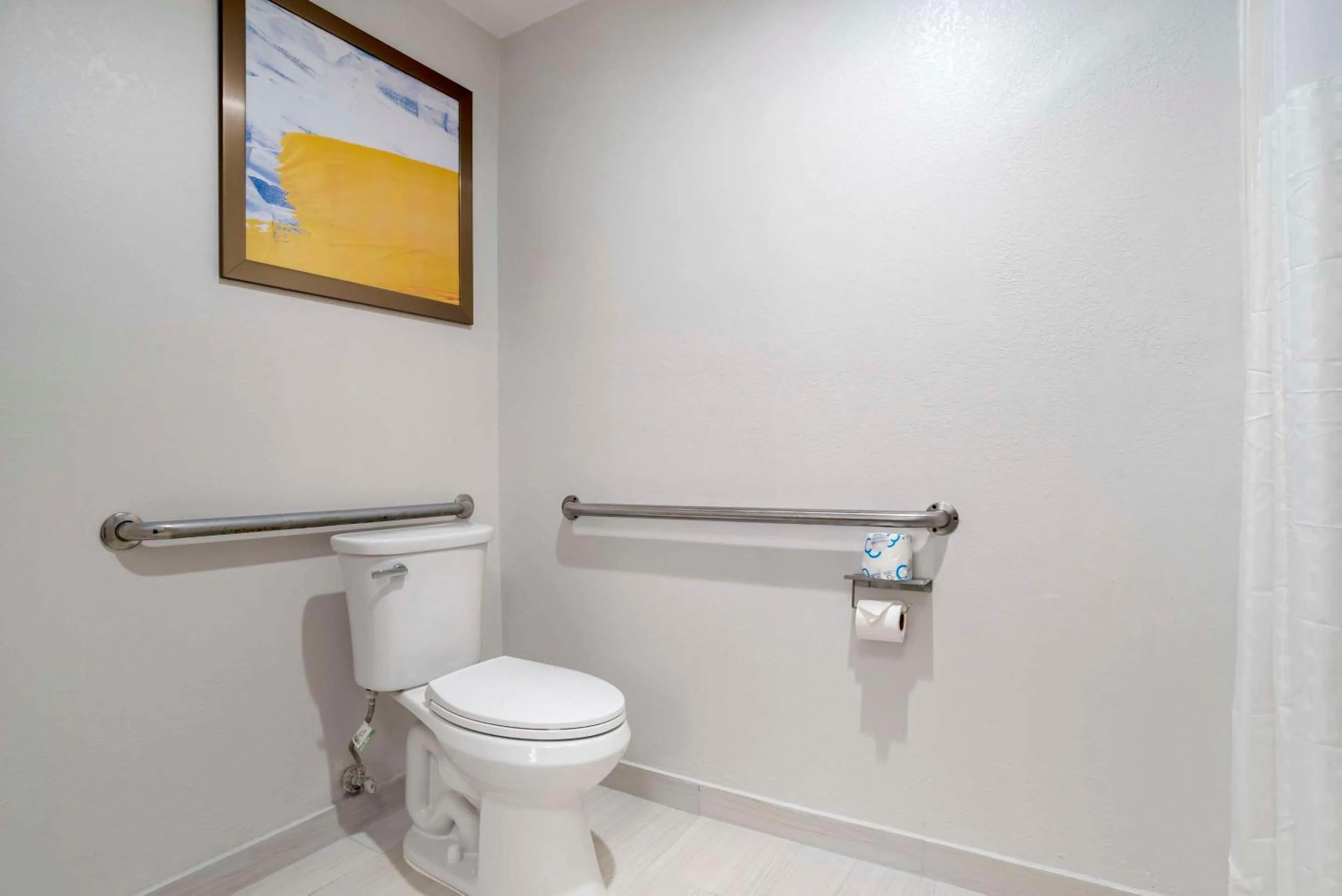 Bedroom in Comfort Inn Pensacola near NAS Corry Station