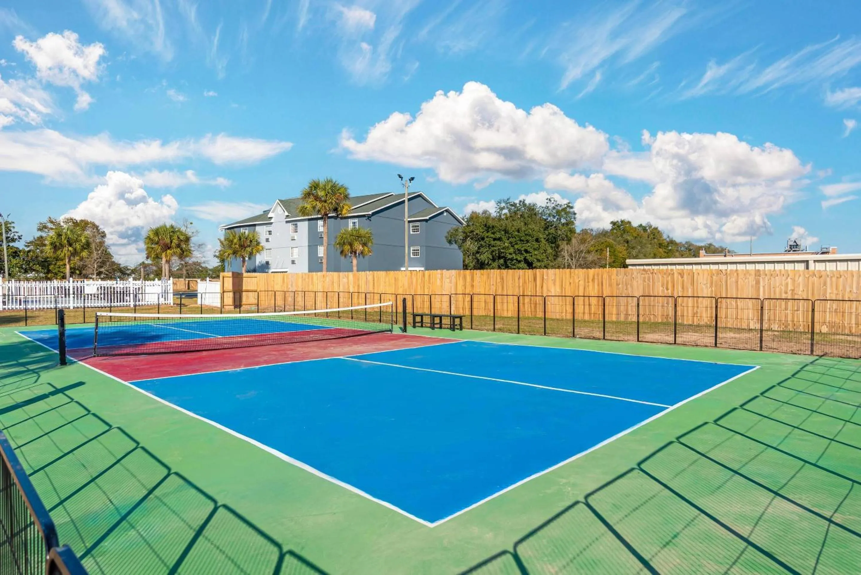 Tennis court in Comfort Inn Pensacola near NAS Corry Station