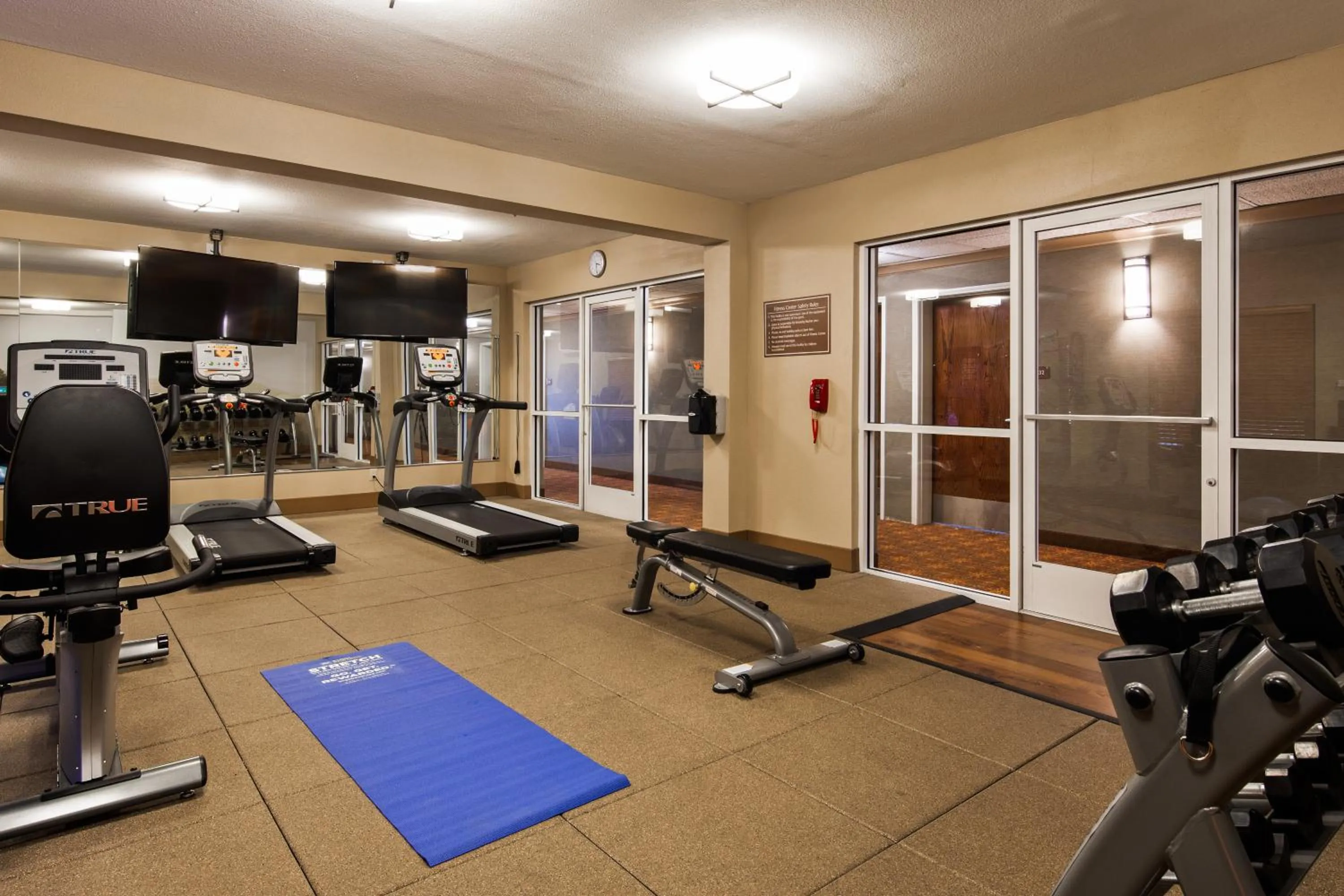 Fitness centre/facilities in Best Western Plus Olympic Inn