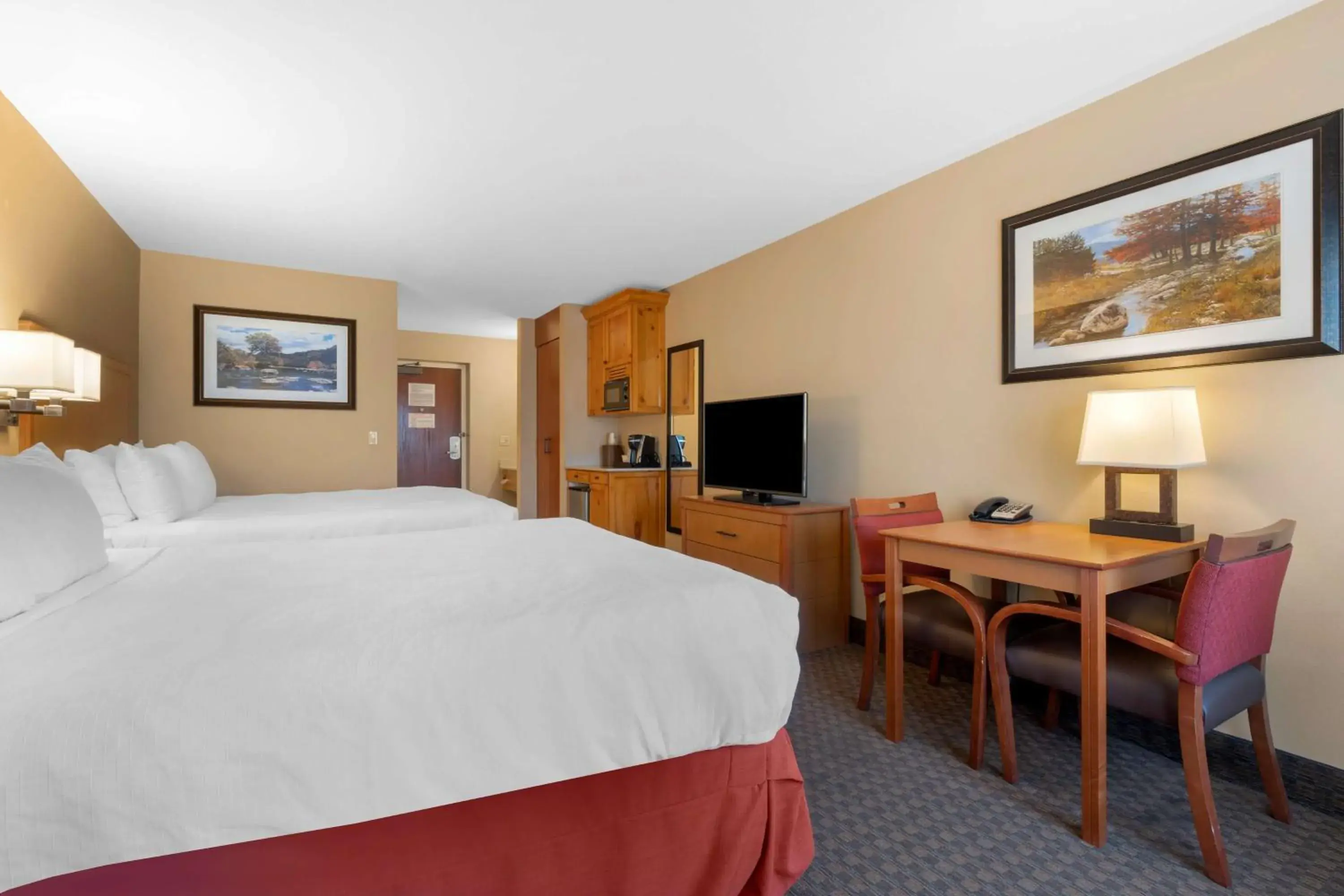 Bedroom, Bed in Best Western Plus Olympic Inn Bedroom, Bed in Best Western Plus Olympic Inn