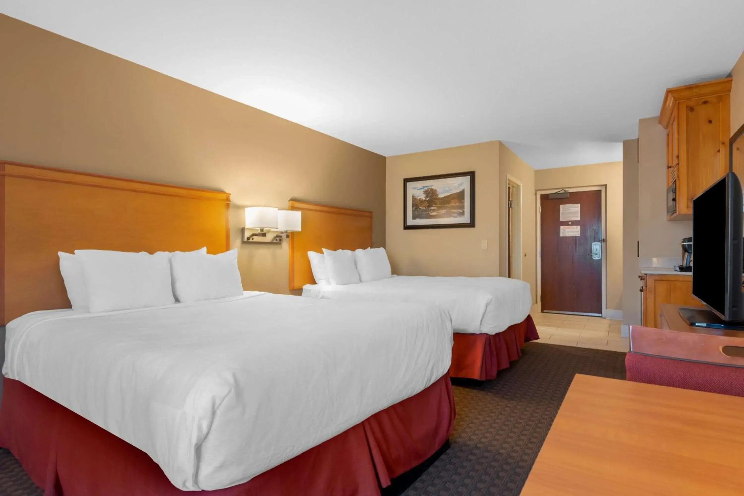 Bedroom, Bed in Best Western Plus Olympic Inn Bedroom, Bed in Best Western Plus Olympic Inn