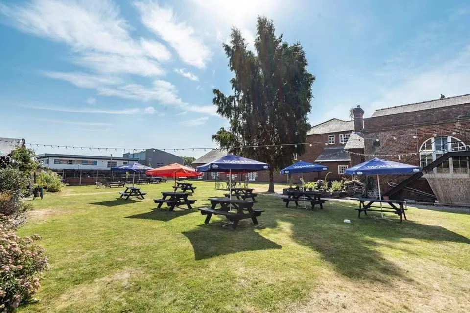 Day in The Hand Hotel