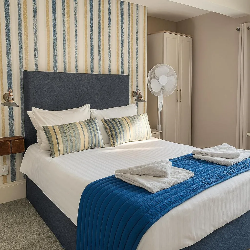 Bed in The Hand Hotel