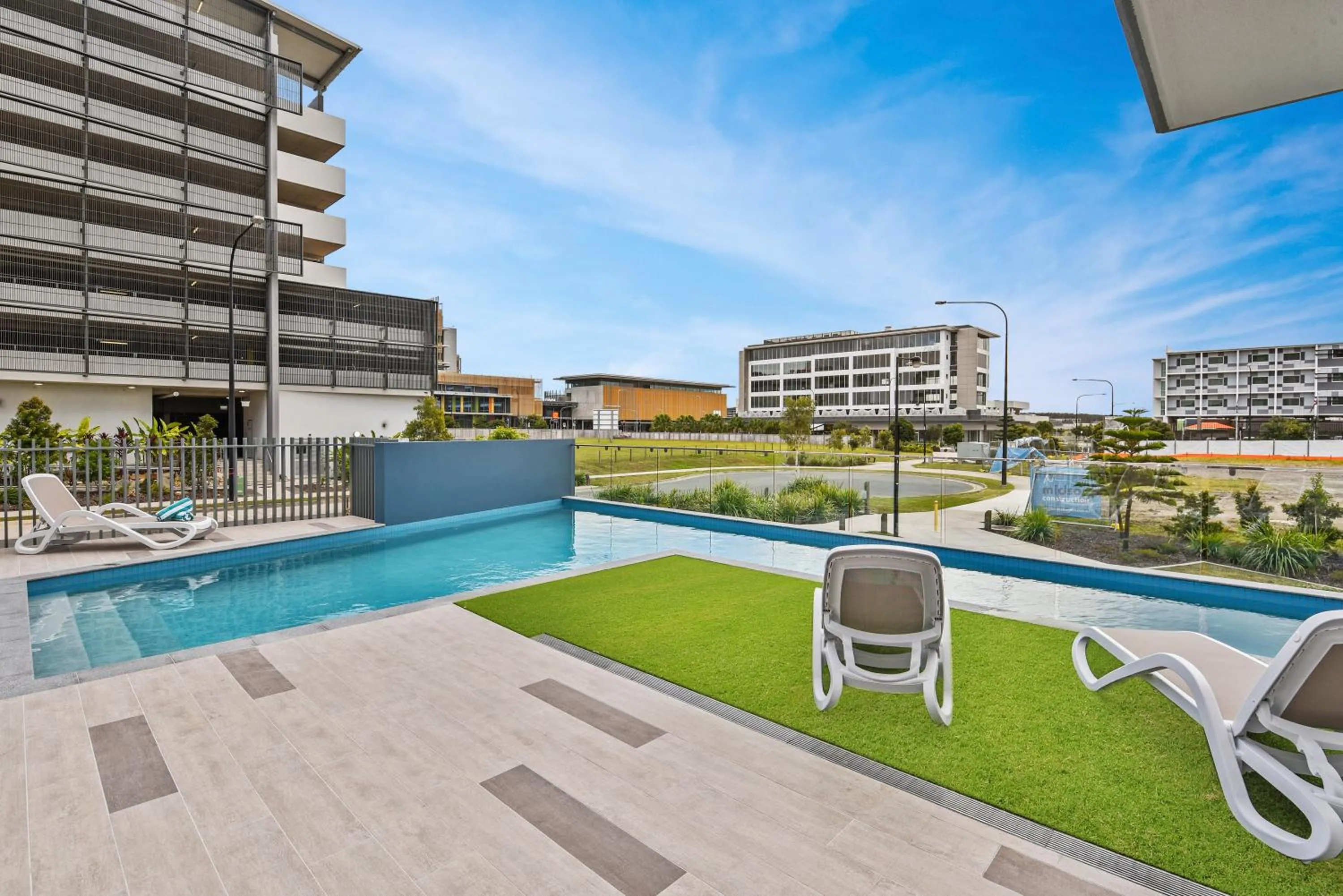 Swimming pool in Aquarius Kawana