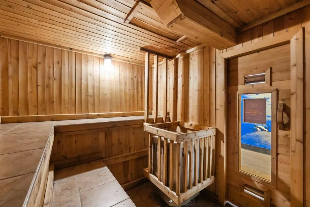 Sauna in HI Lake Louise Alpine Centre - Hostel