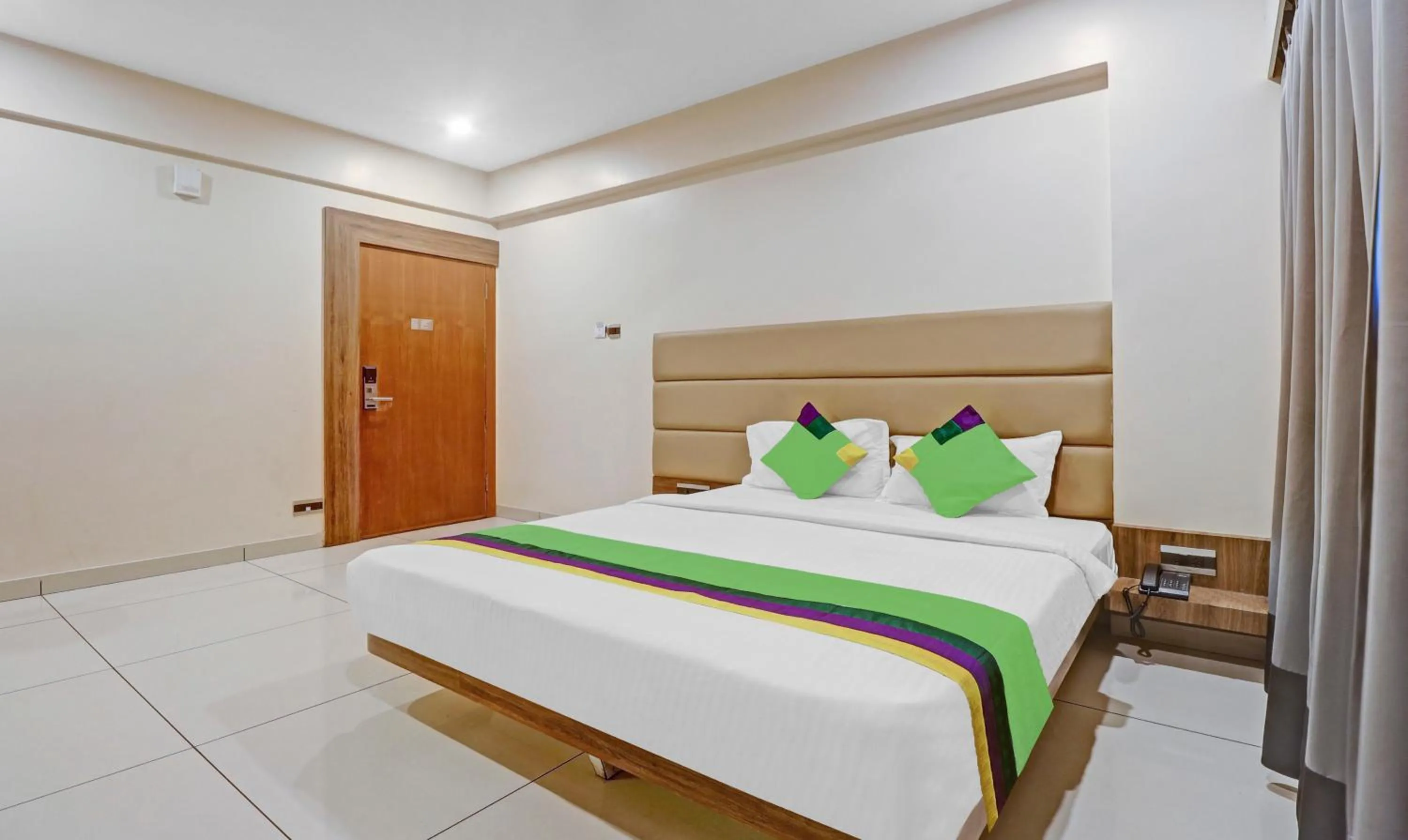 Bed in Treebo Silver Key, Marathahalli
