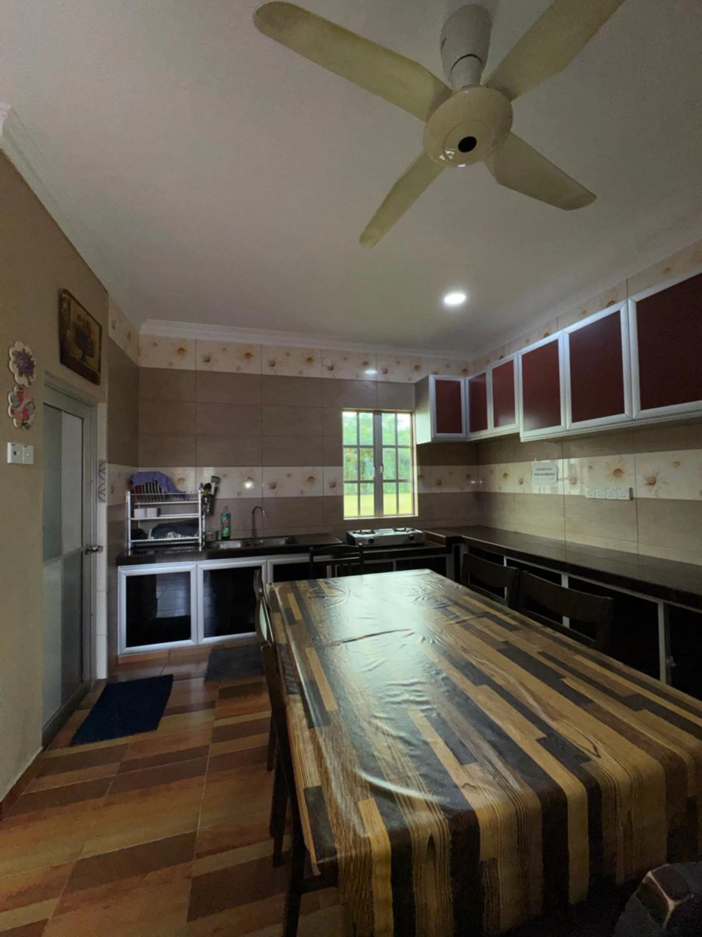 Cenang Room Rahsia Motel