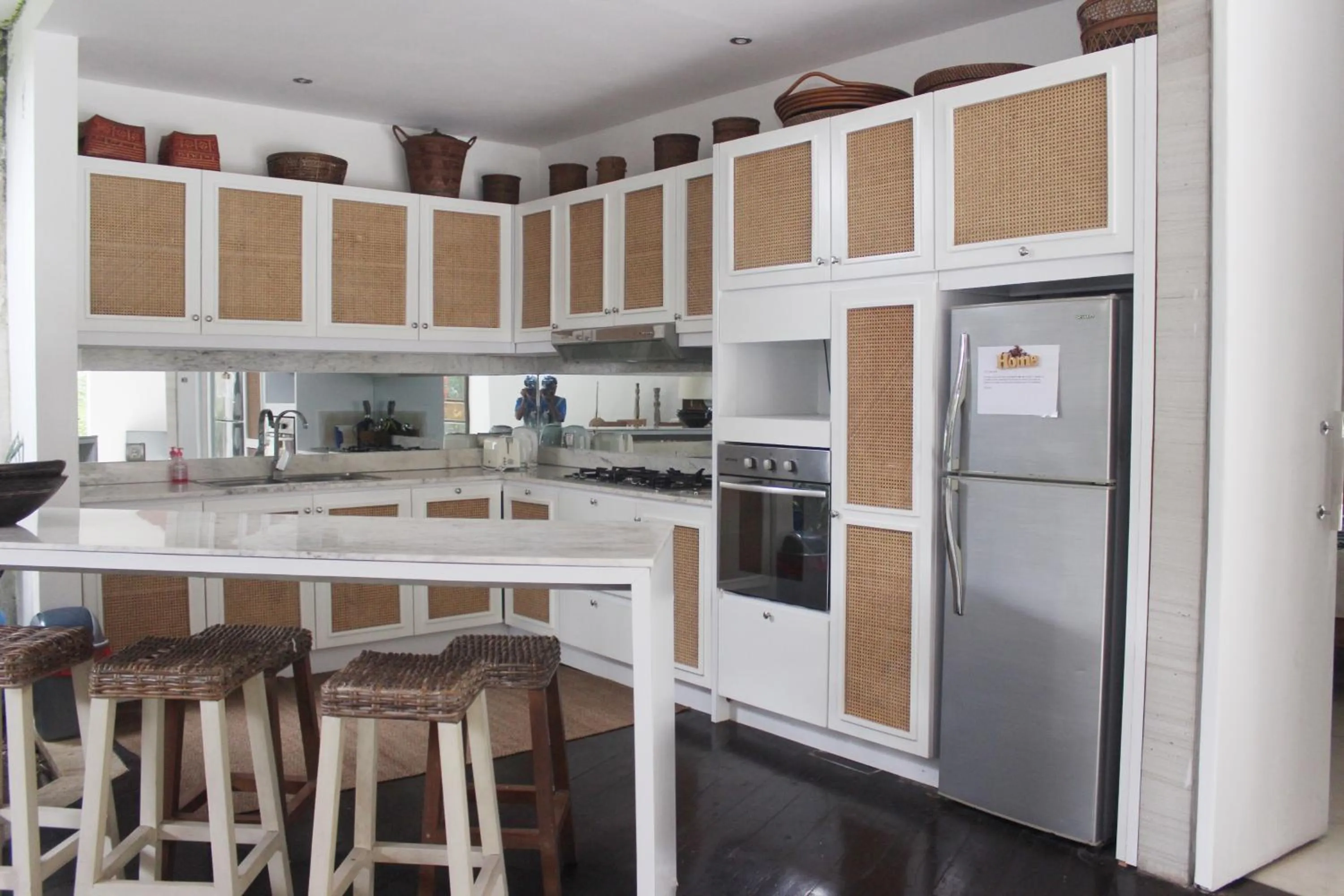 Kitchen or kitchenette in Villa Sahaja