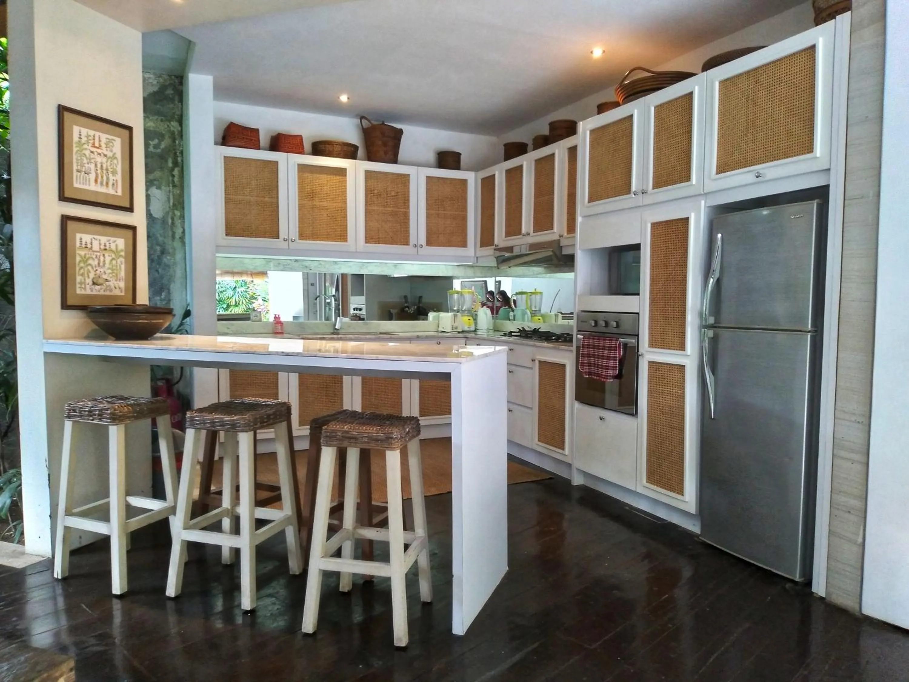 Kitchen or kitchenette in Villa Sahaja