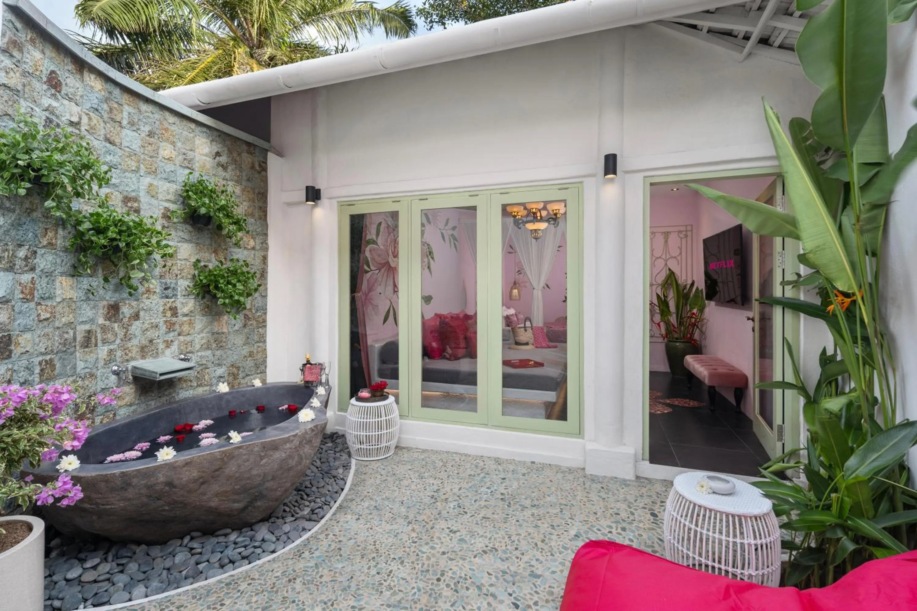 PinkCoco Uluwatu - Constant Surprises & for Cool Adults Only