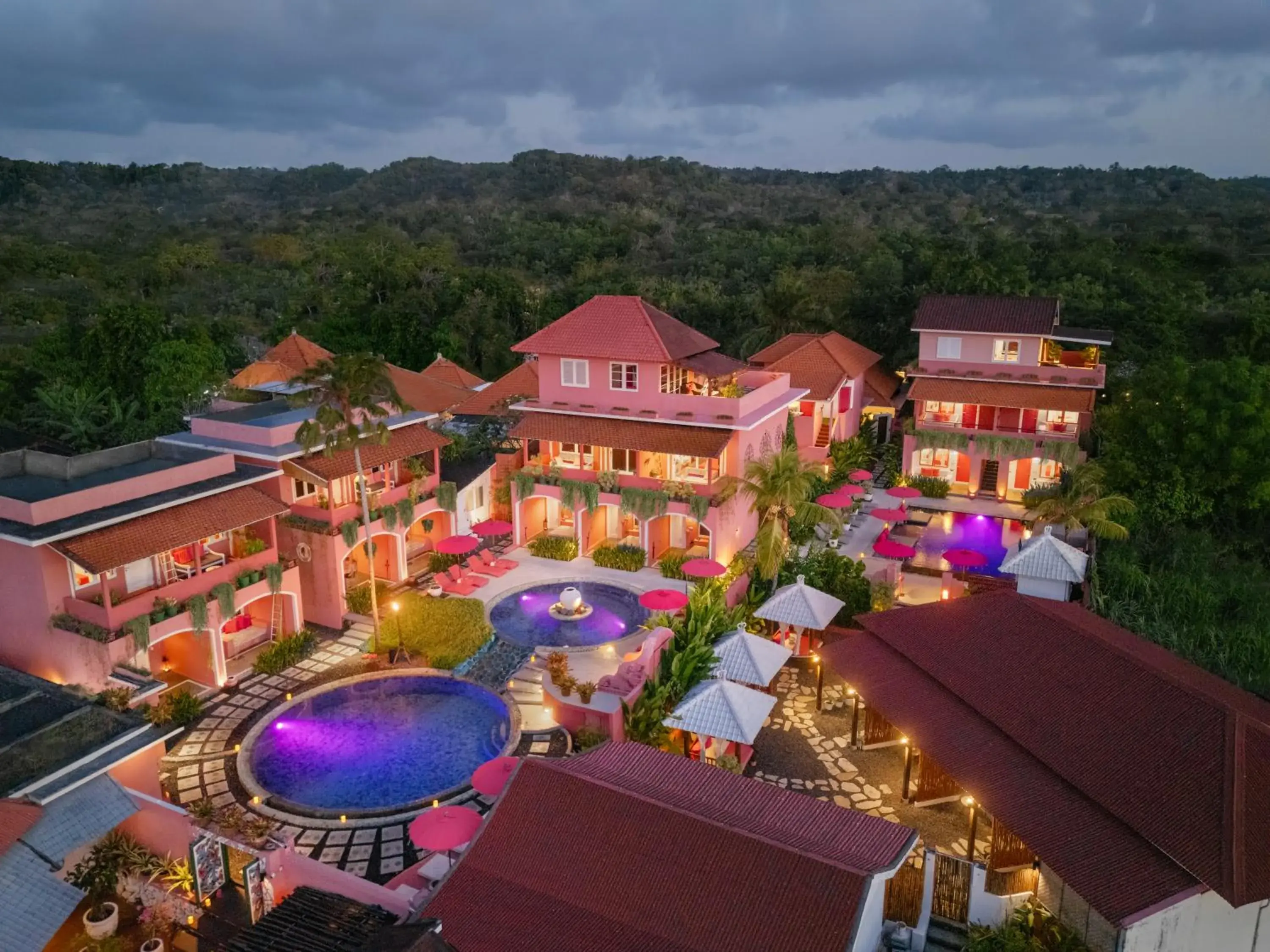 PinkCoco Uluwatu - Constant Surprises & for Cool Adults Only PinkCoco Uluwatu - Constant Surprises & for Cool Adults Only