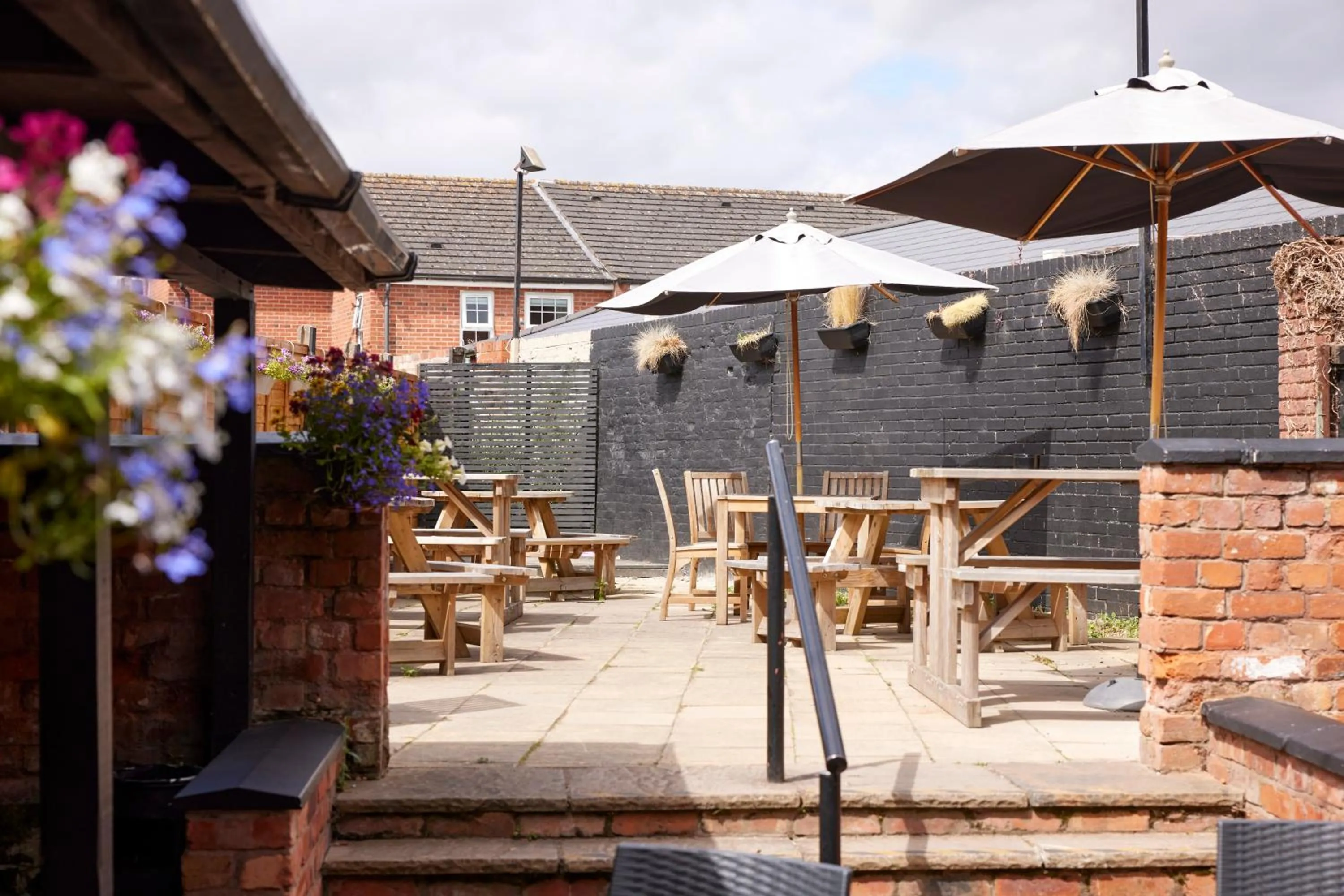 Garden in The Coleshill by Greene King Inns