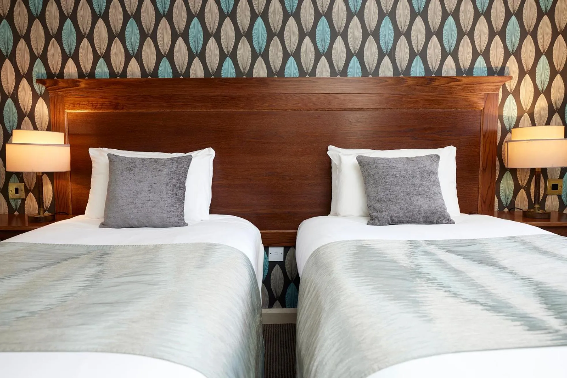 Bedroom, Bed in The Coleshill by Greene King Inns