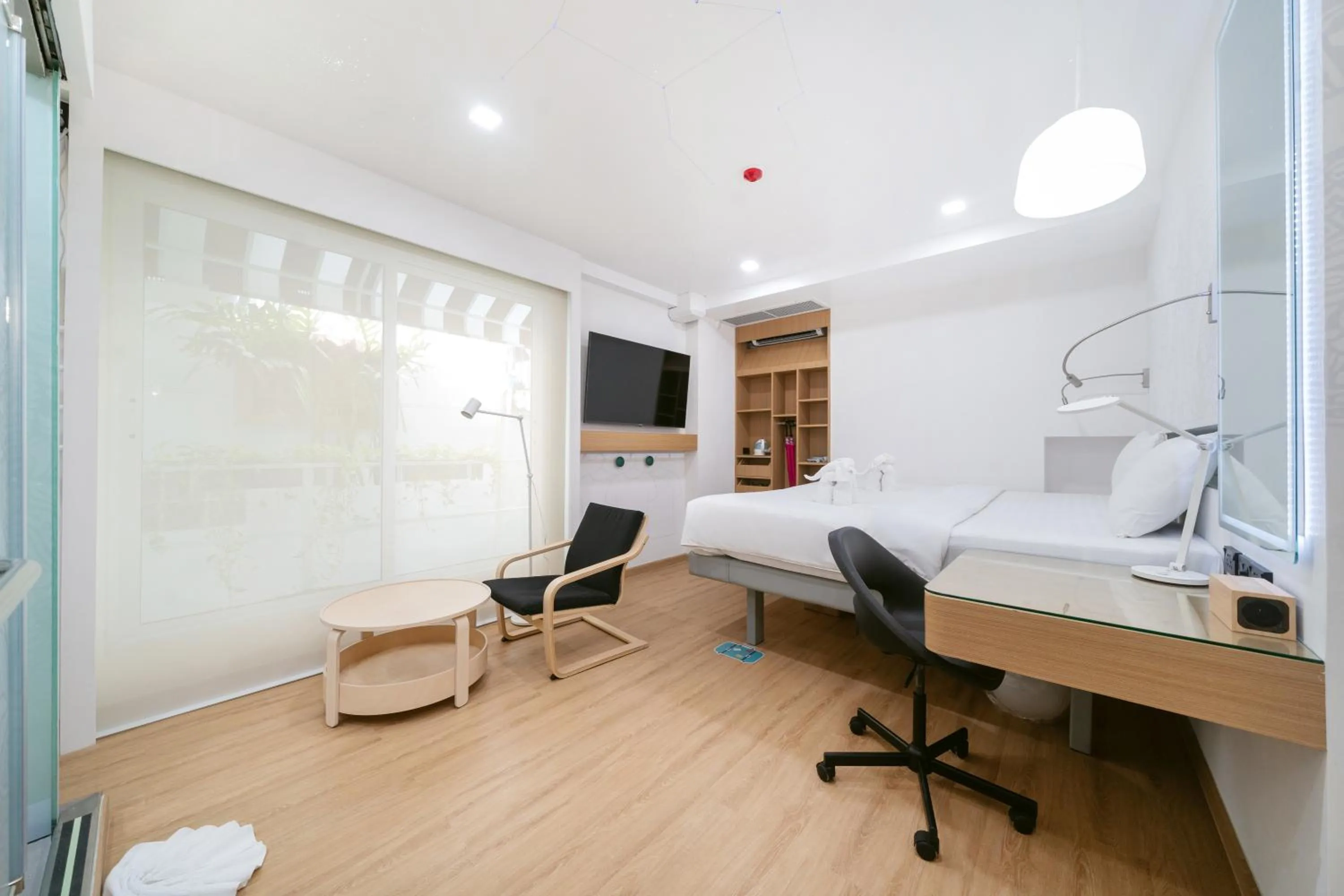 Bedroom, Bed in The Color Kata