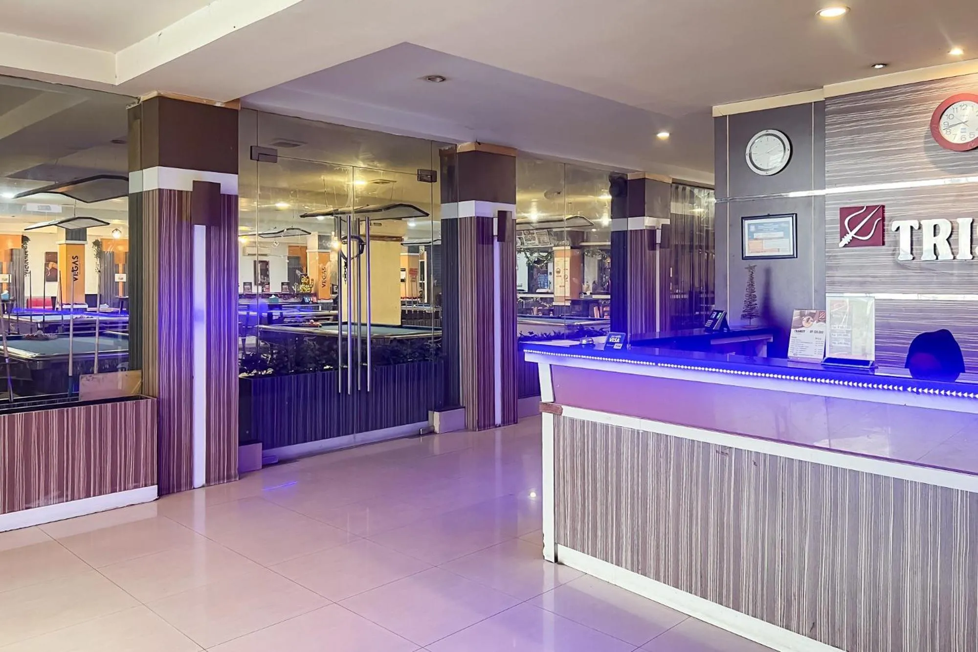 Lobby or reception in Urbanview Trisula Hotel Makassar