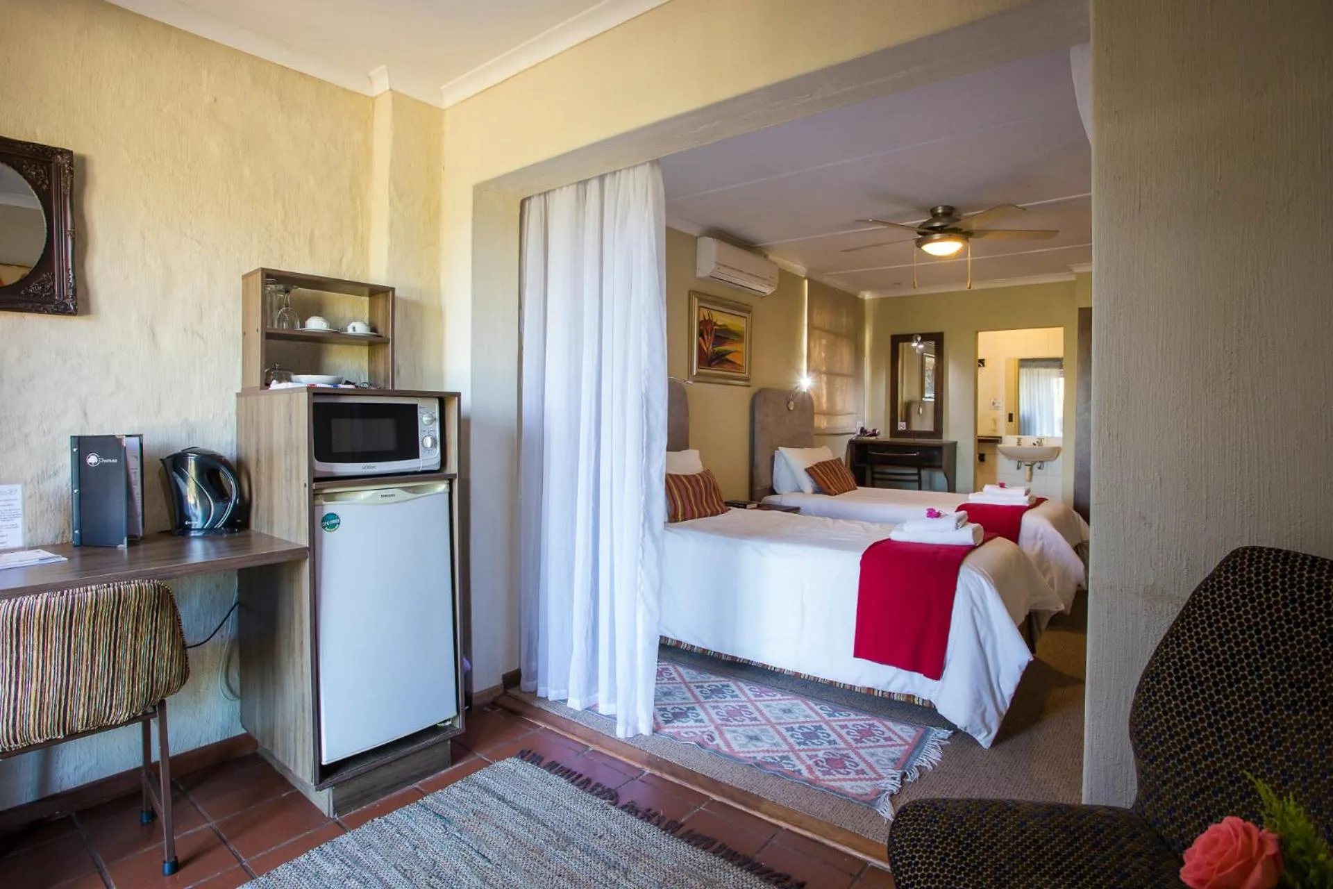 Photo of the whole room, Bed in Damas Guest Farm