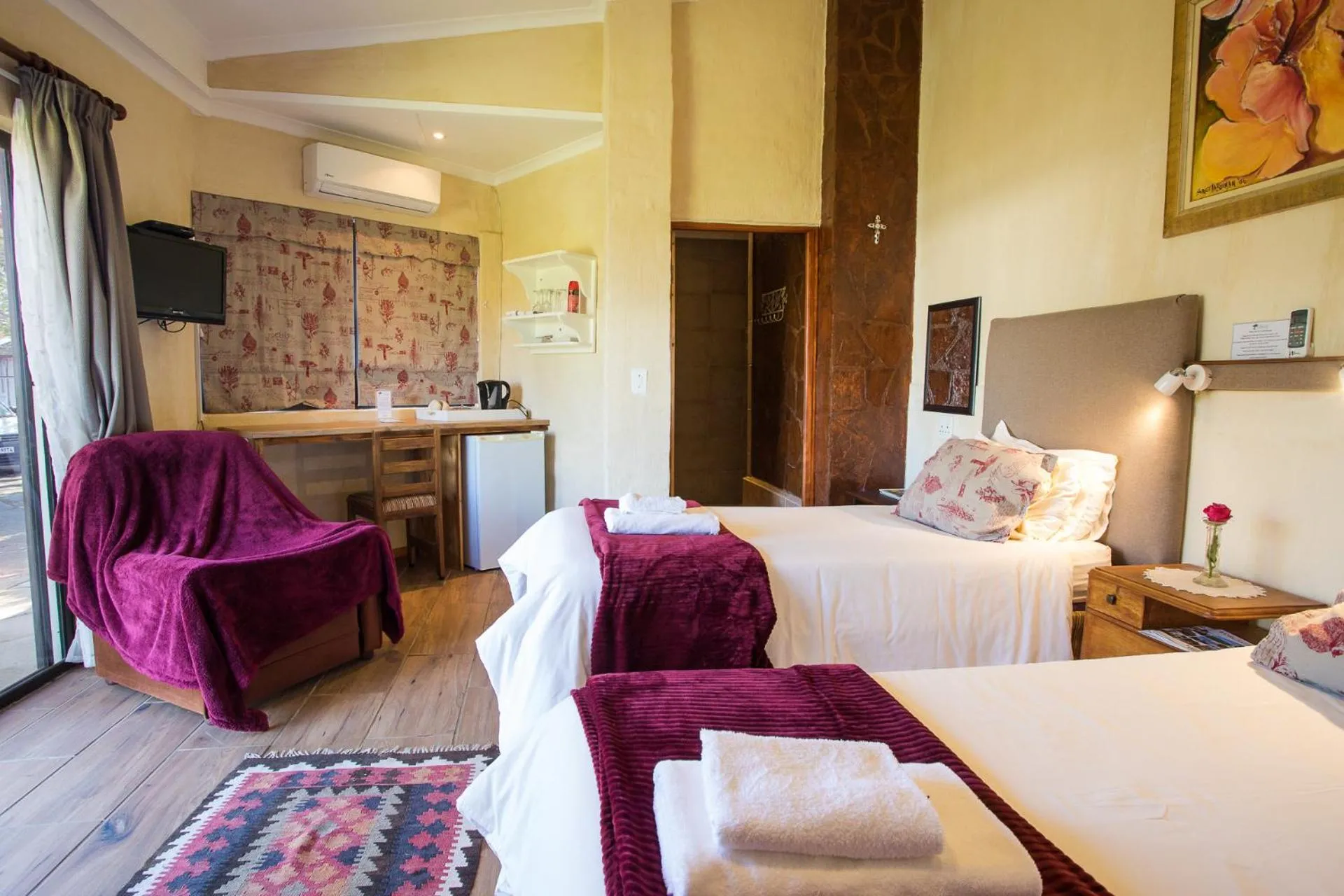 Photo of the whole room, Bed in Damas Guest Farm