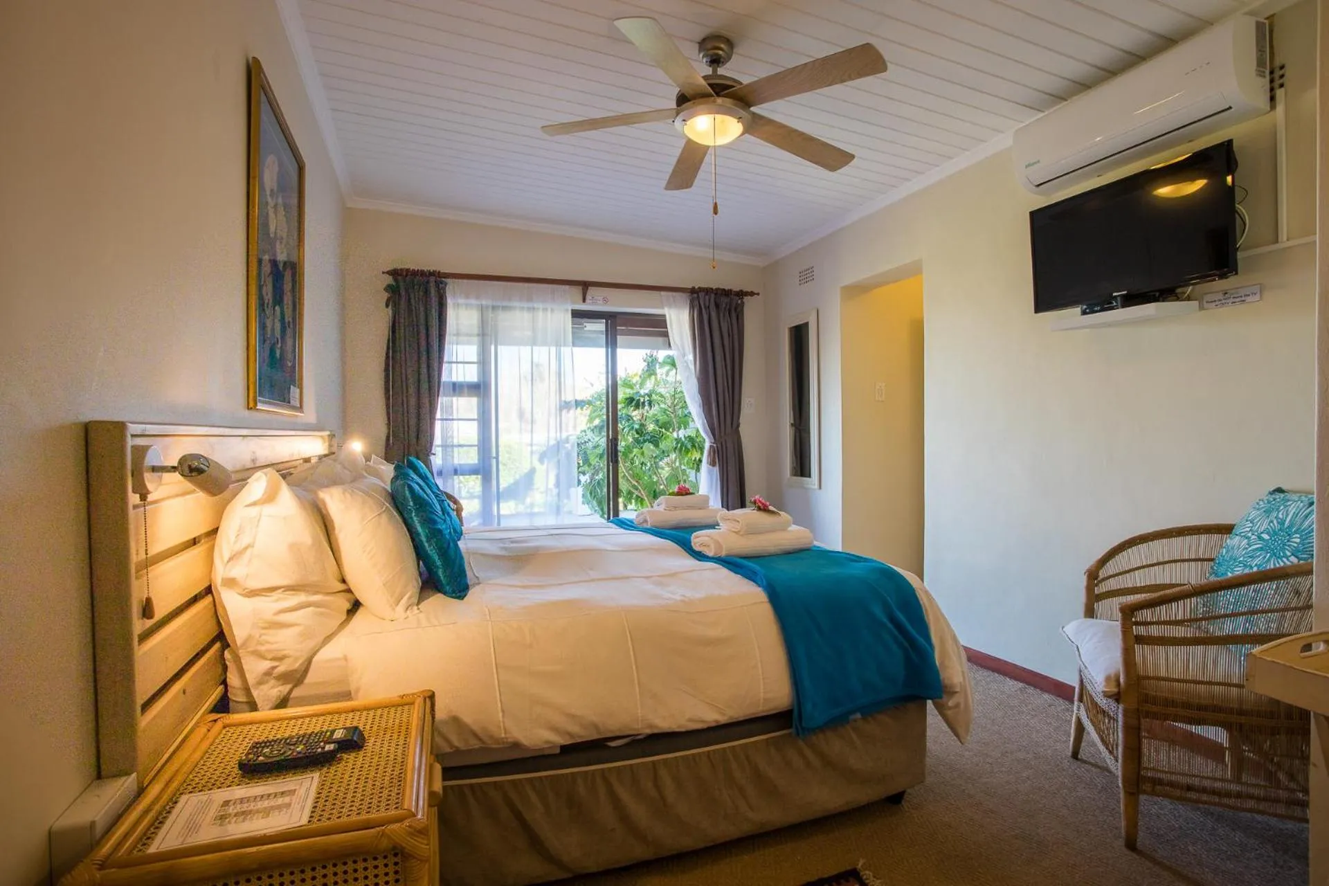 Photo of the whole room, Bed in Damas Guest Farm