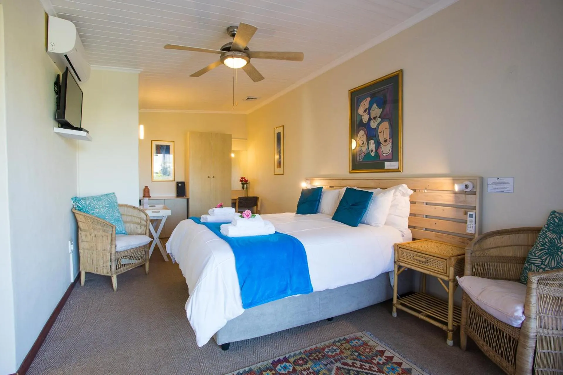 Photo of the whole room, Bed in Damas Guest Farm
