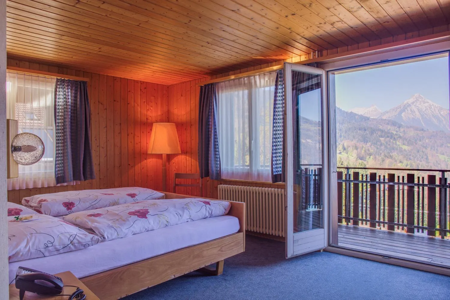 Double Room with Lake View in Hotel Meielisalp