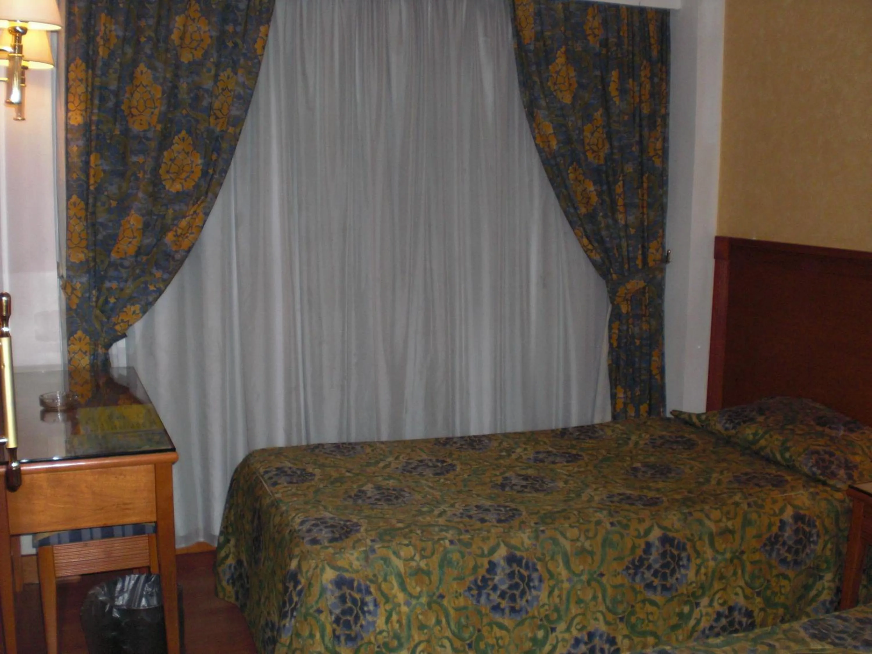 Bed in Philippe Luxor Hotel