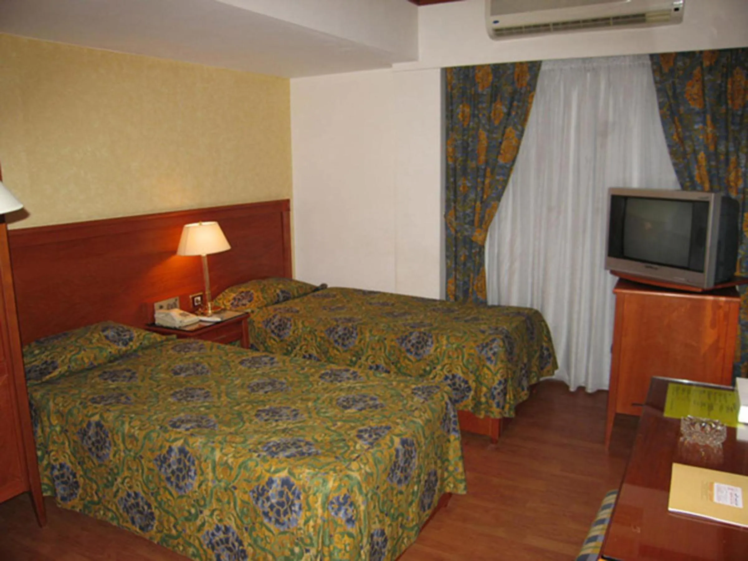 Bed in Philippe Luxor Hotel