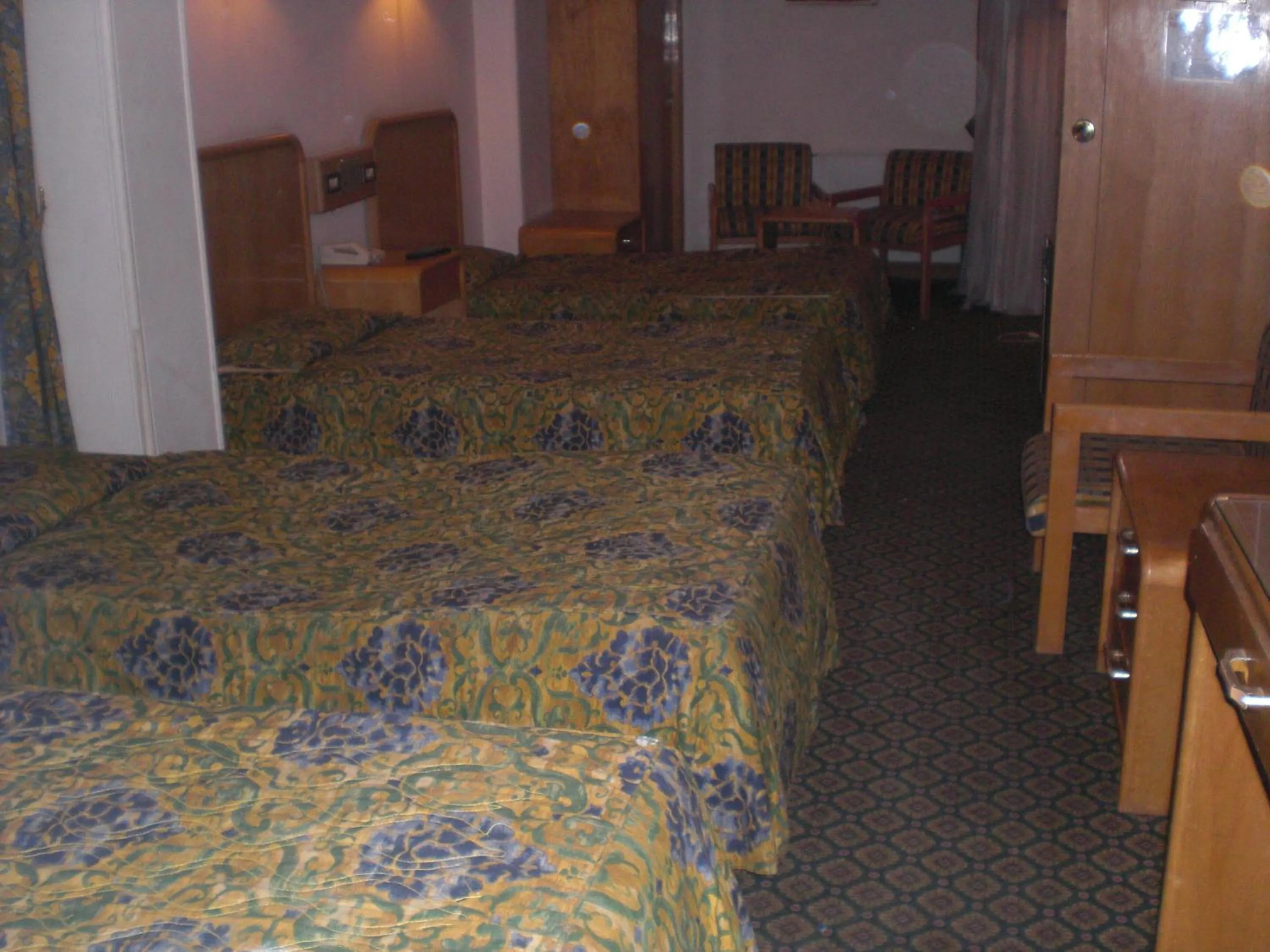 Photo of the whole room, Bed in Philippe Luxor Hotel
