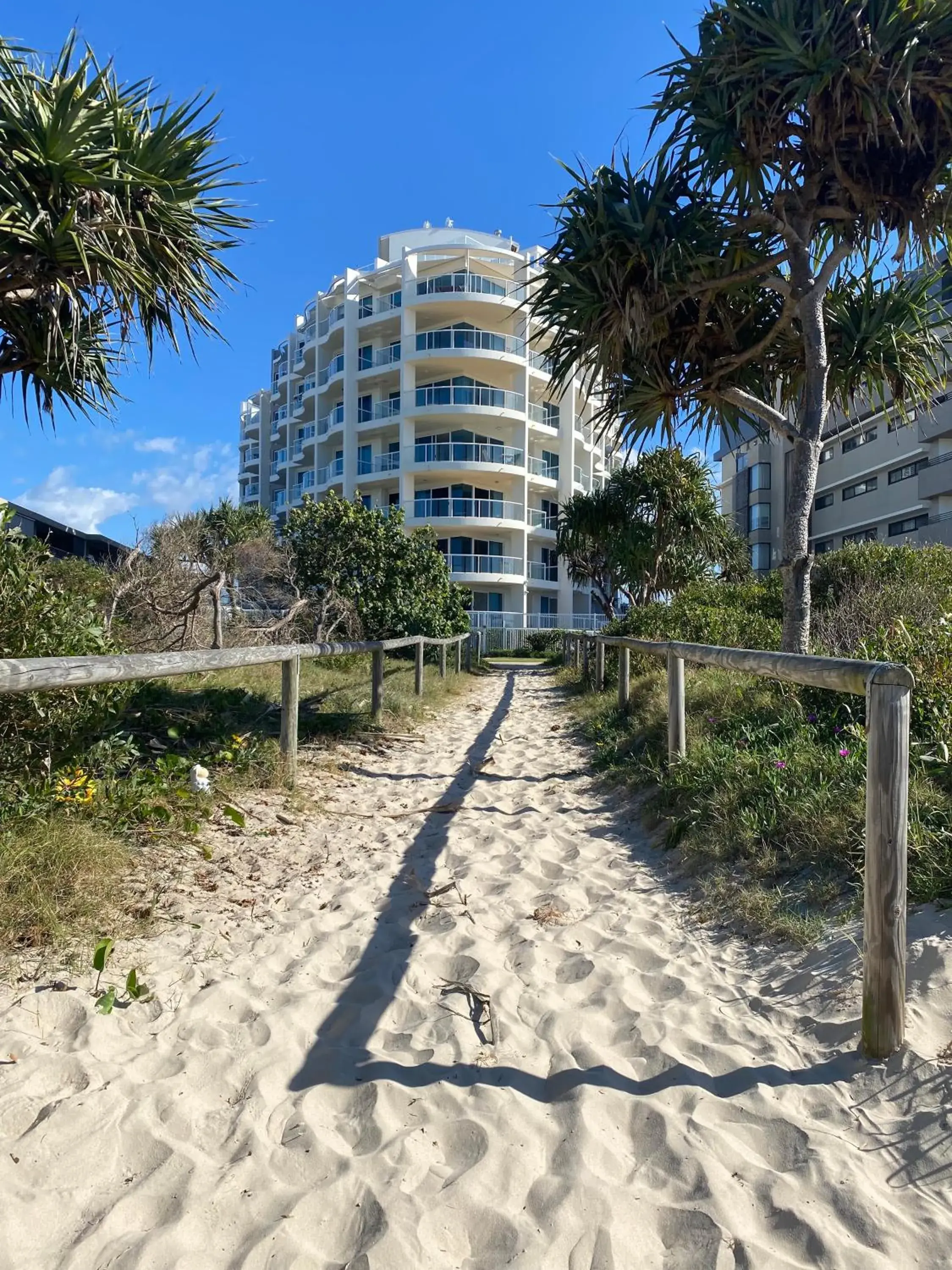 Property building in Regency on the Beach Property building in Regency on the Beach