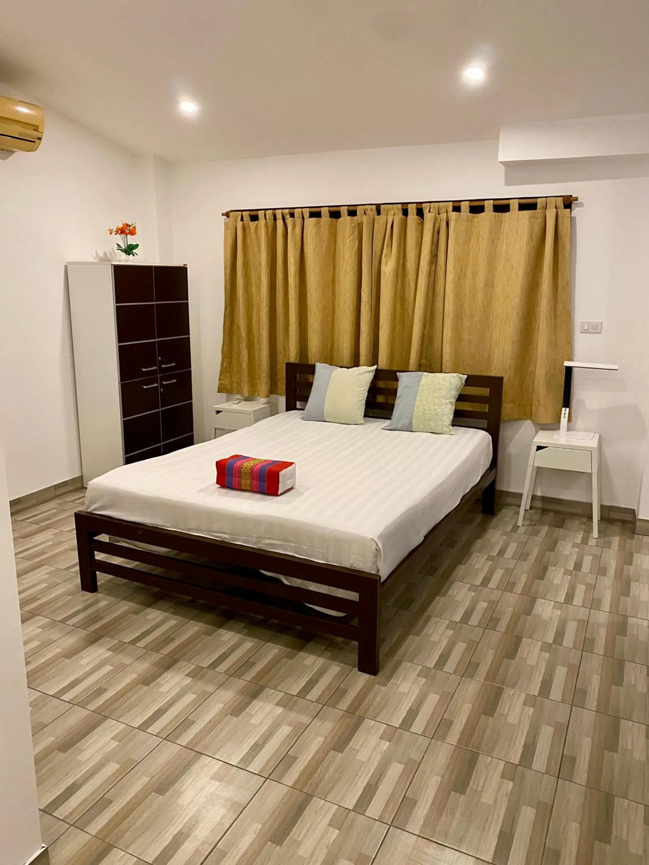 Bed in Eden Bungalows Fisherman's village