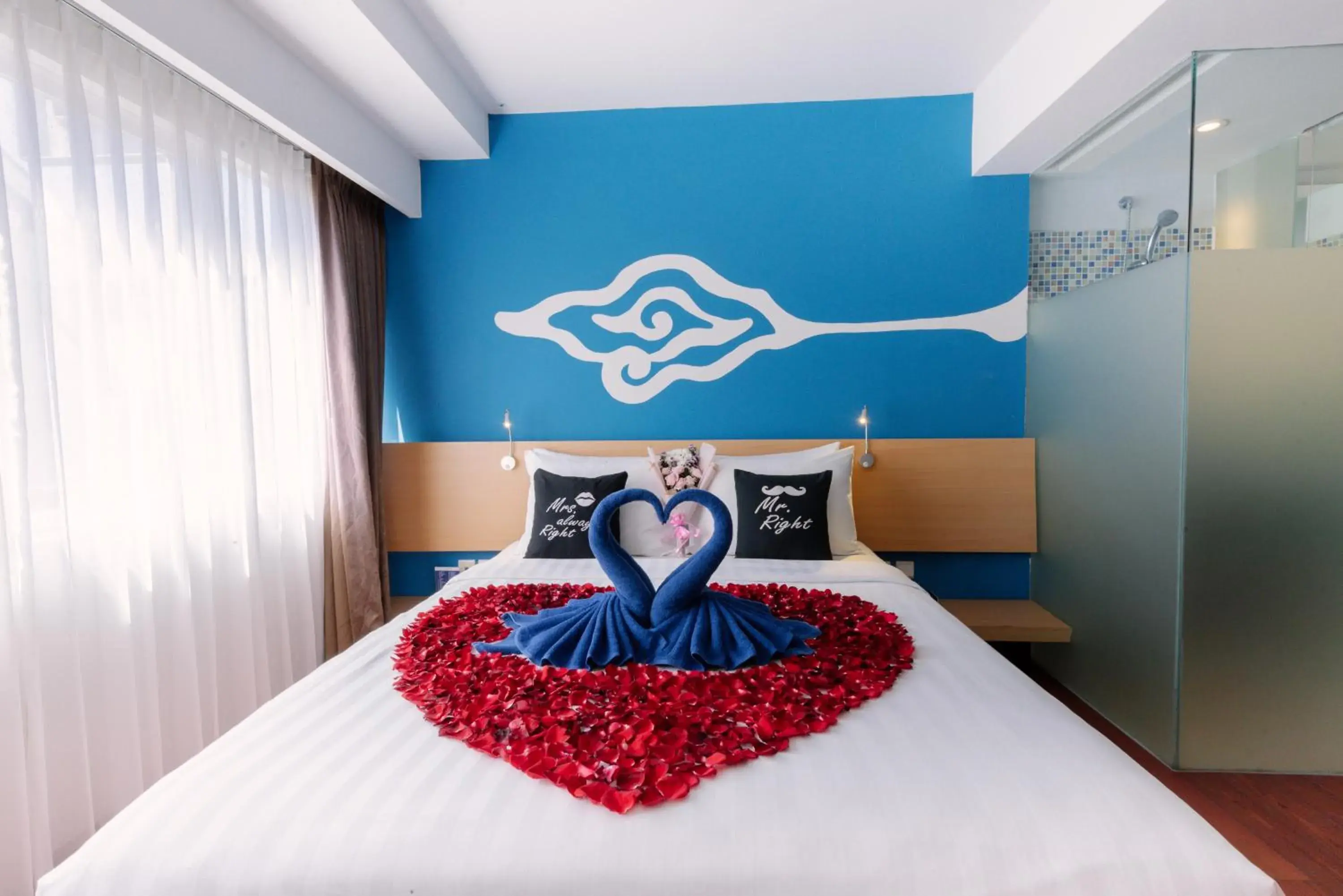 Bedroom, Bed in Kuta Beach Hotel Bedroom, Bed in Kuta Beach Hotel