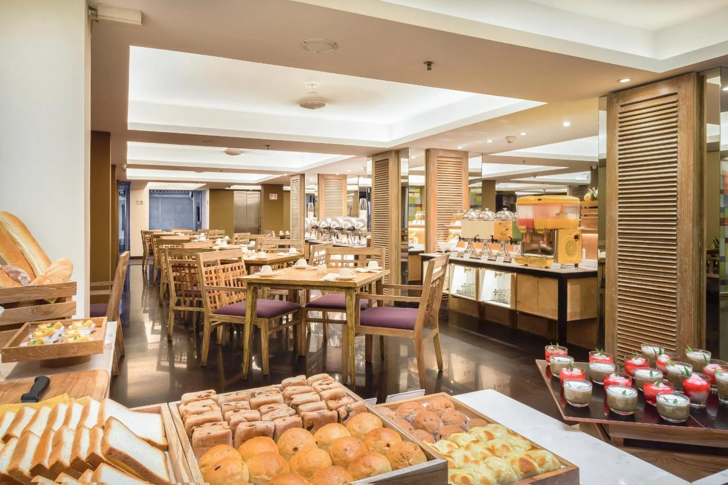 Restaurant/places to eat in Kuta Beach Hotel