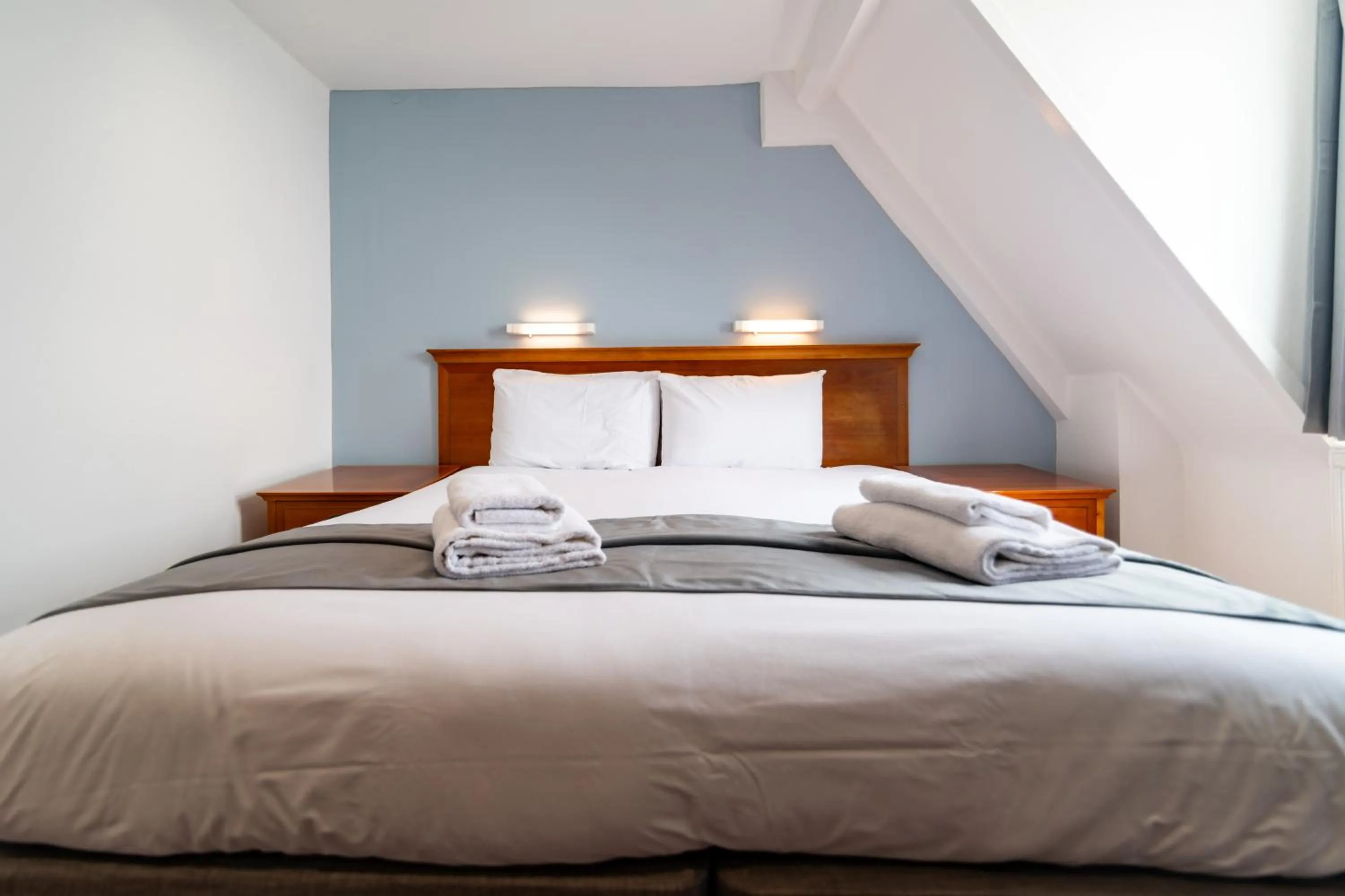 Bed in The Southcliff Hotel