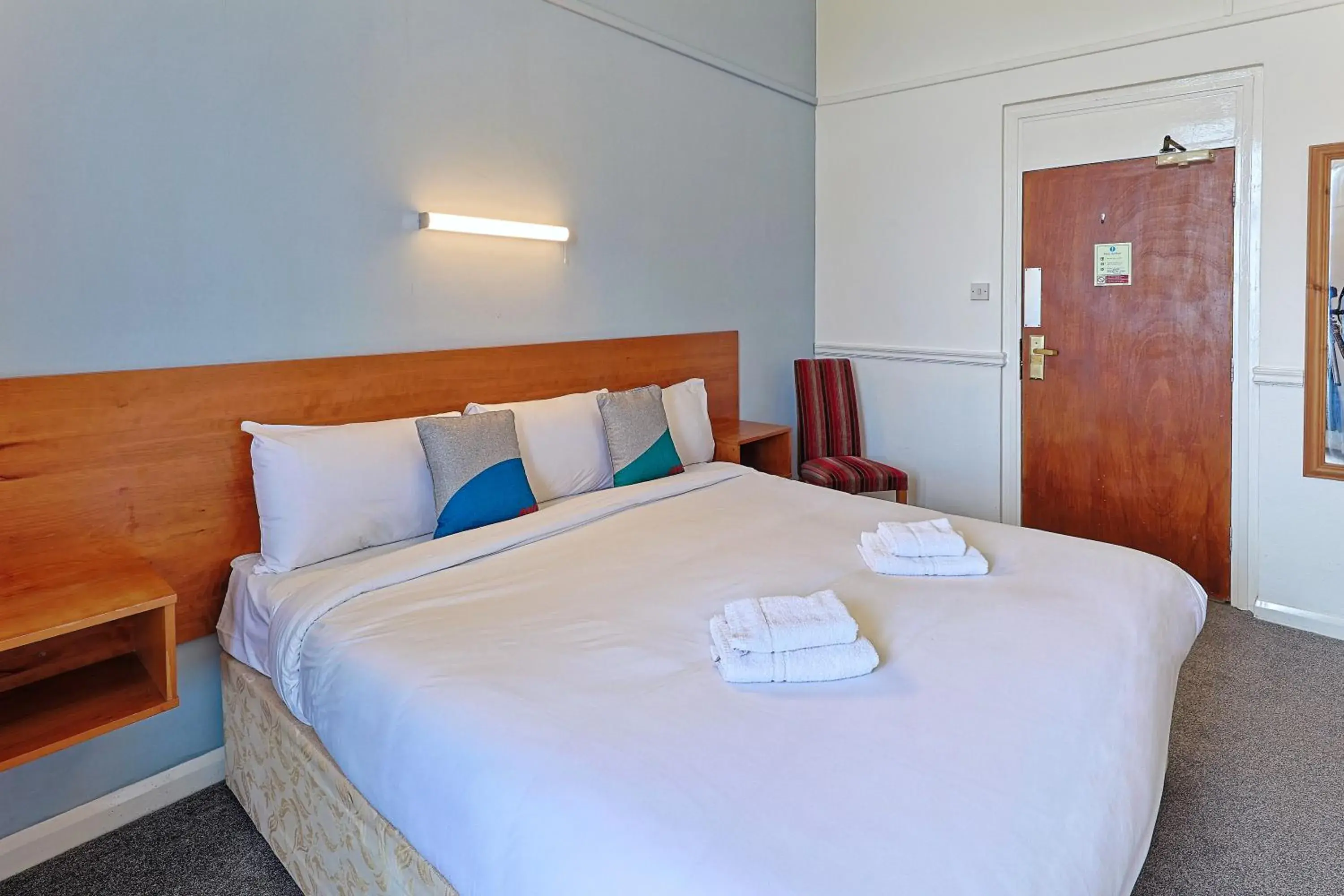 Compact Double Room in The Southcliff Hotel Compact Double Room in The Southcliff Hotel